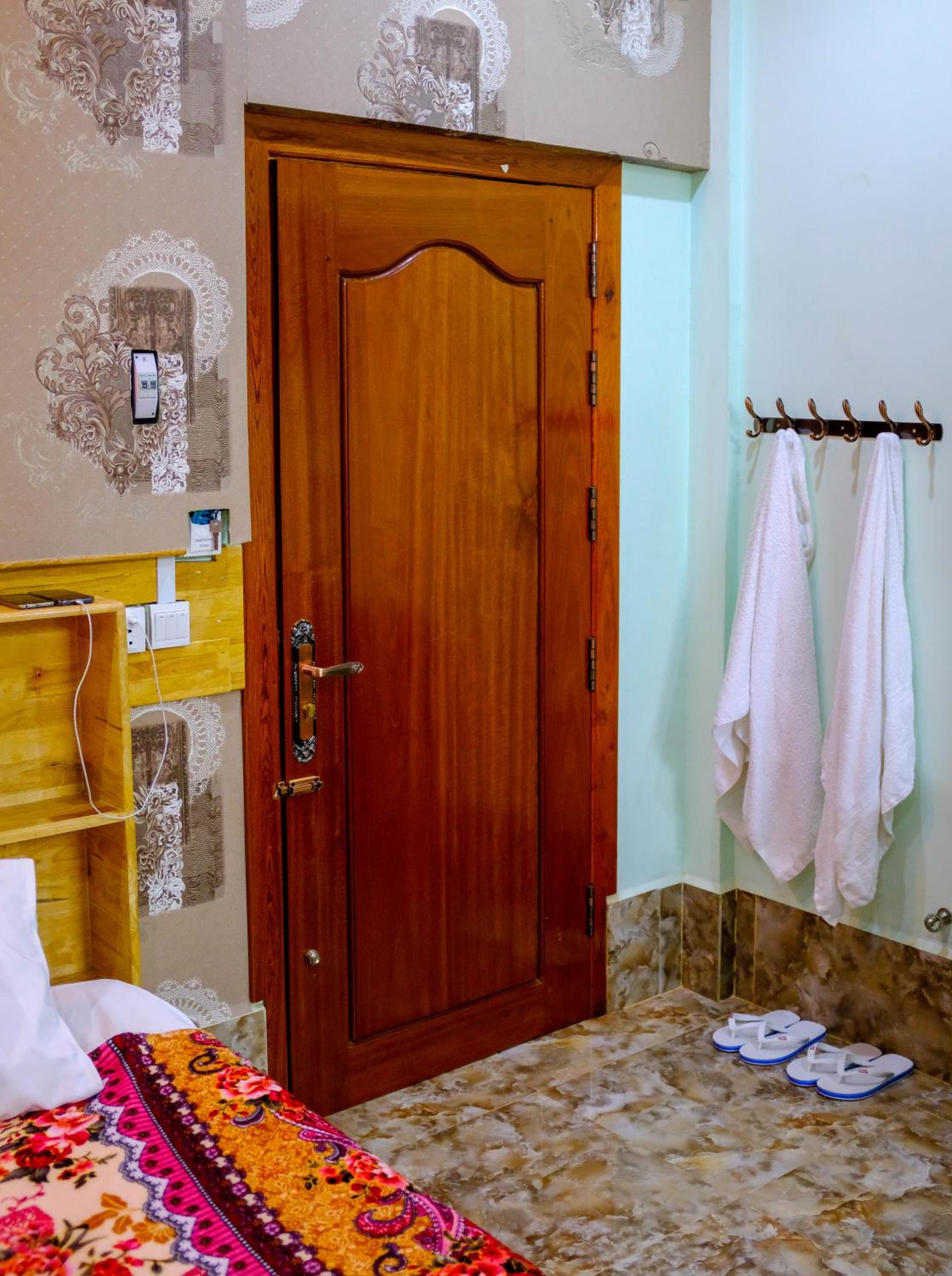 Deluxe Double Room with Extra Bed - Photo 14