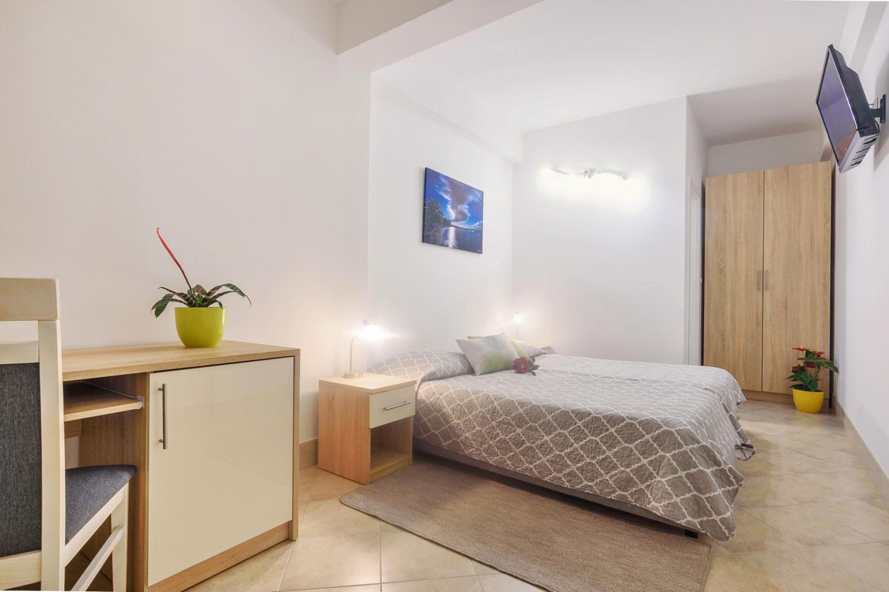 Twin Room with Terrace - Photo 5