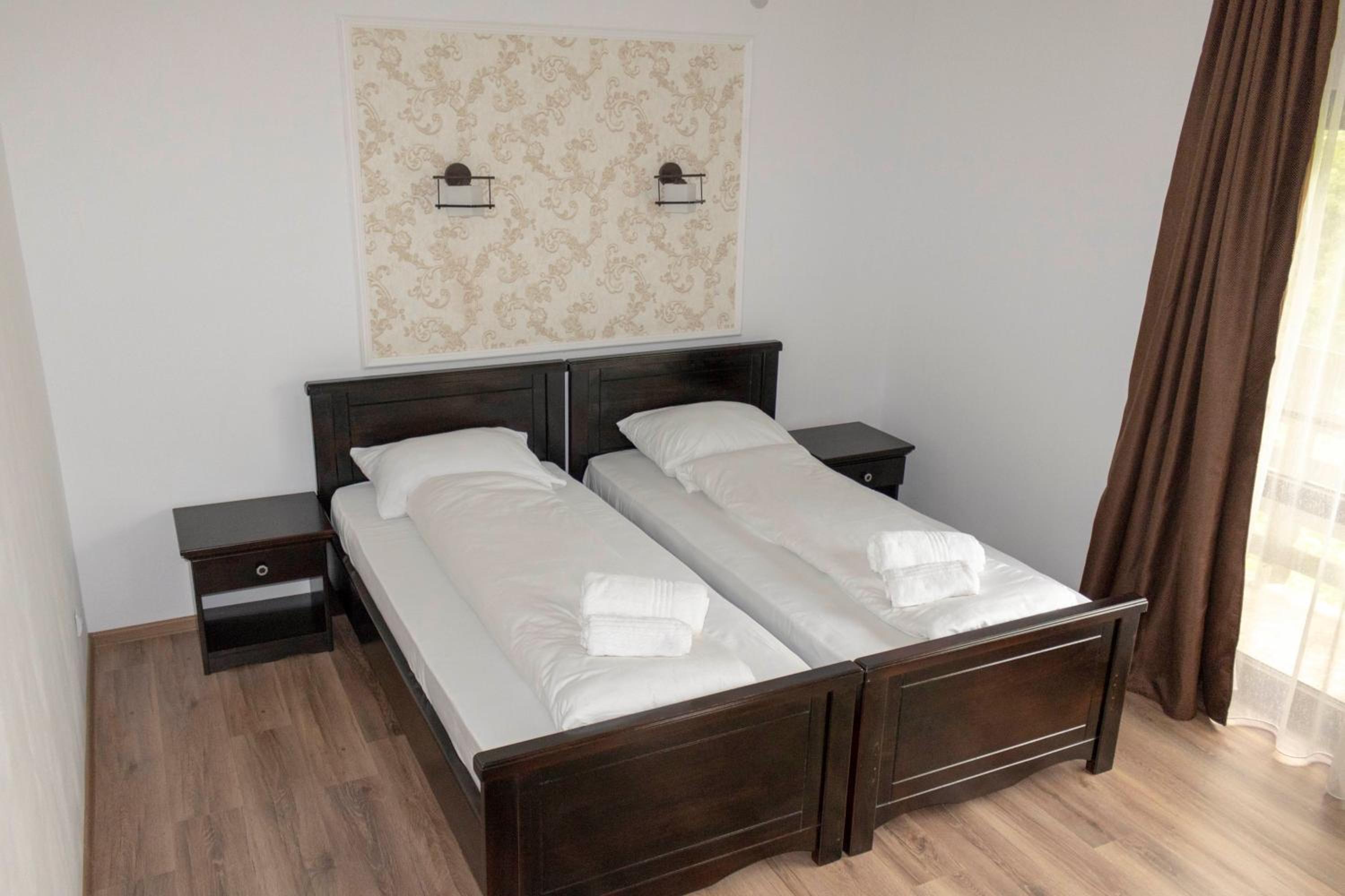 Double Room - Photo 5