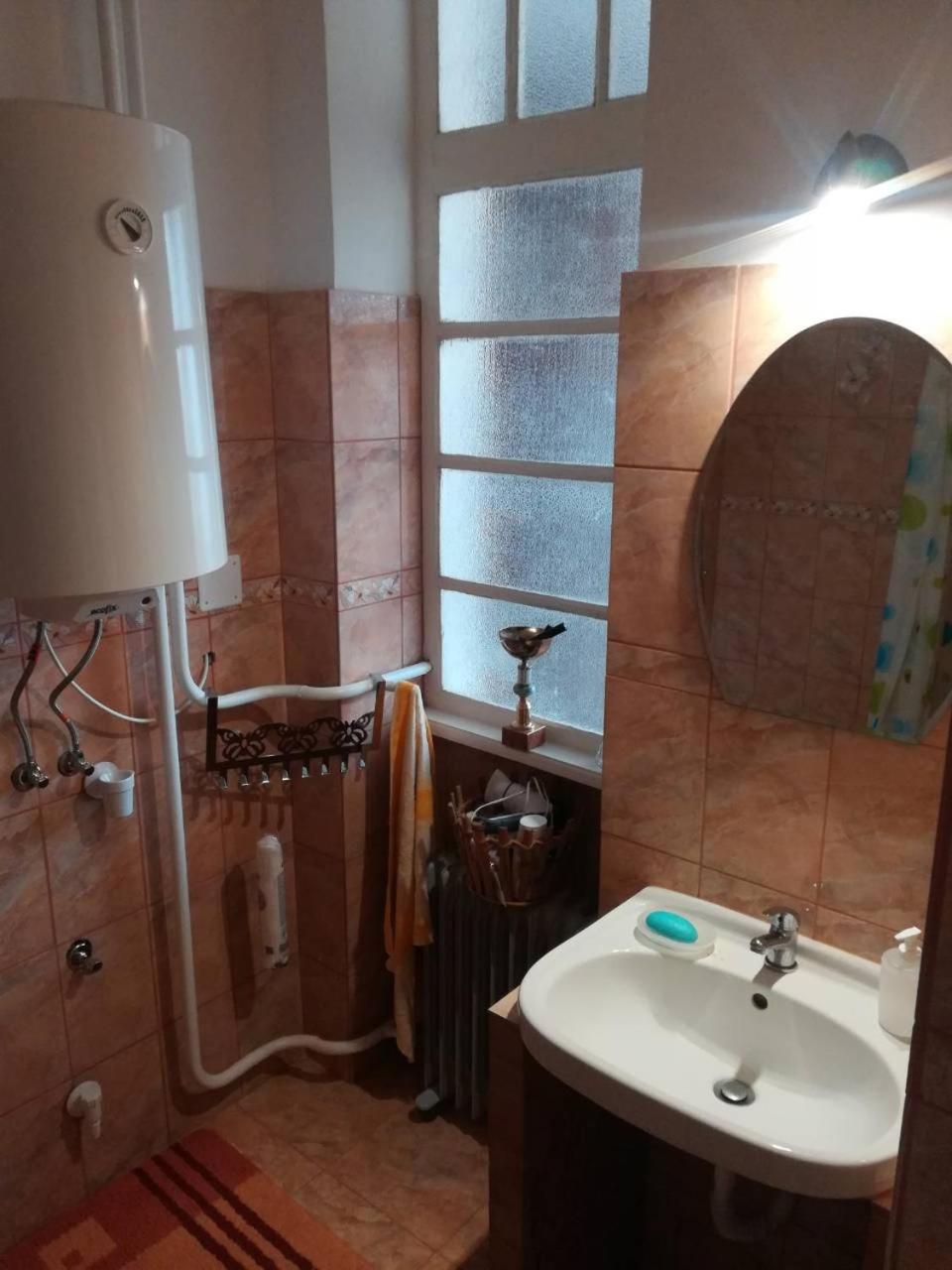 One-Bedroom Apartment - Photo 28