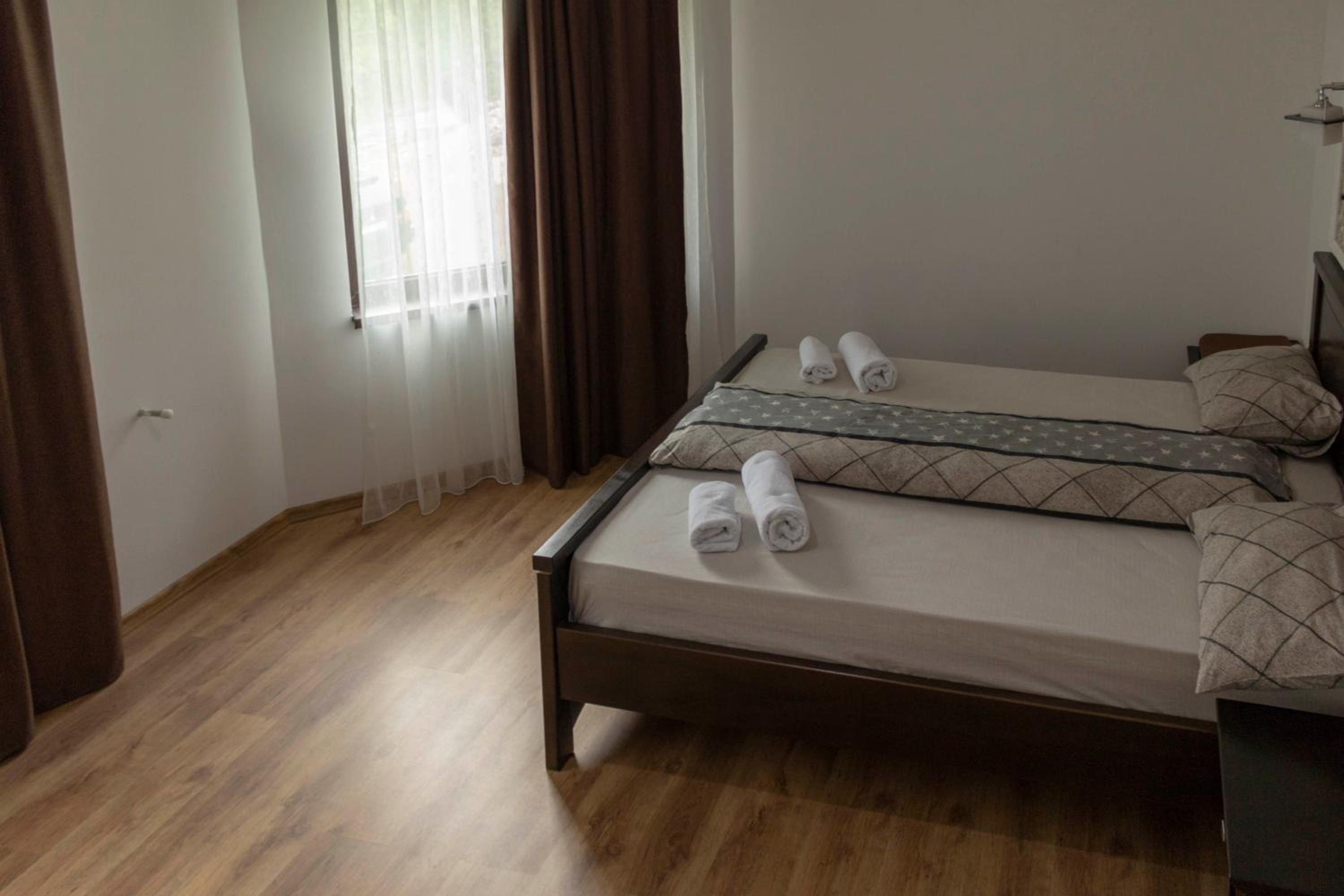 Double Room - Photo 8