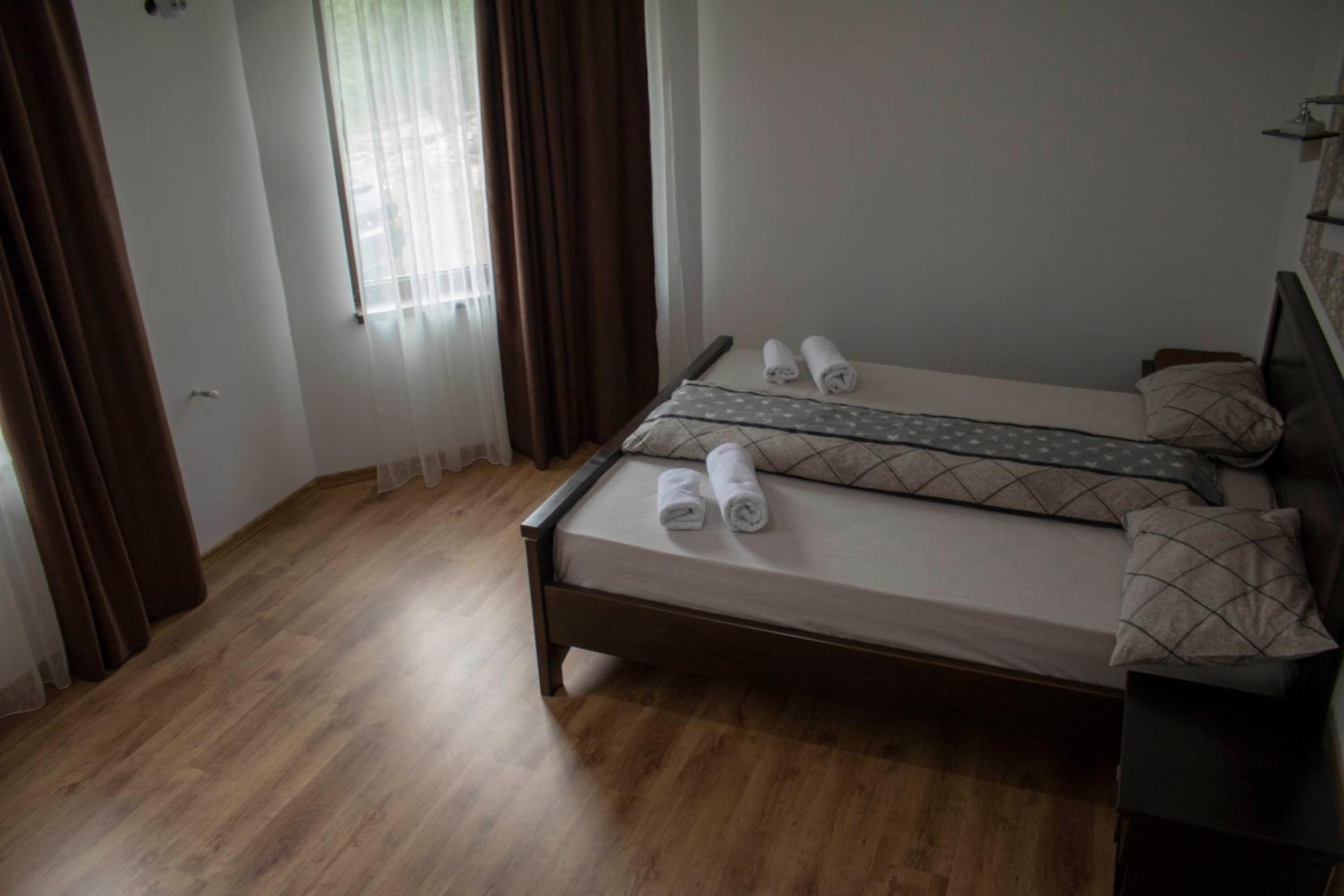 Double Room - Photo 9