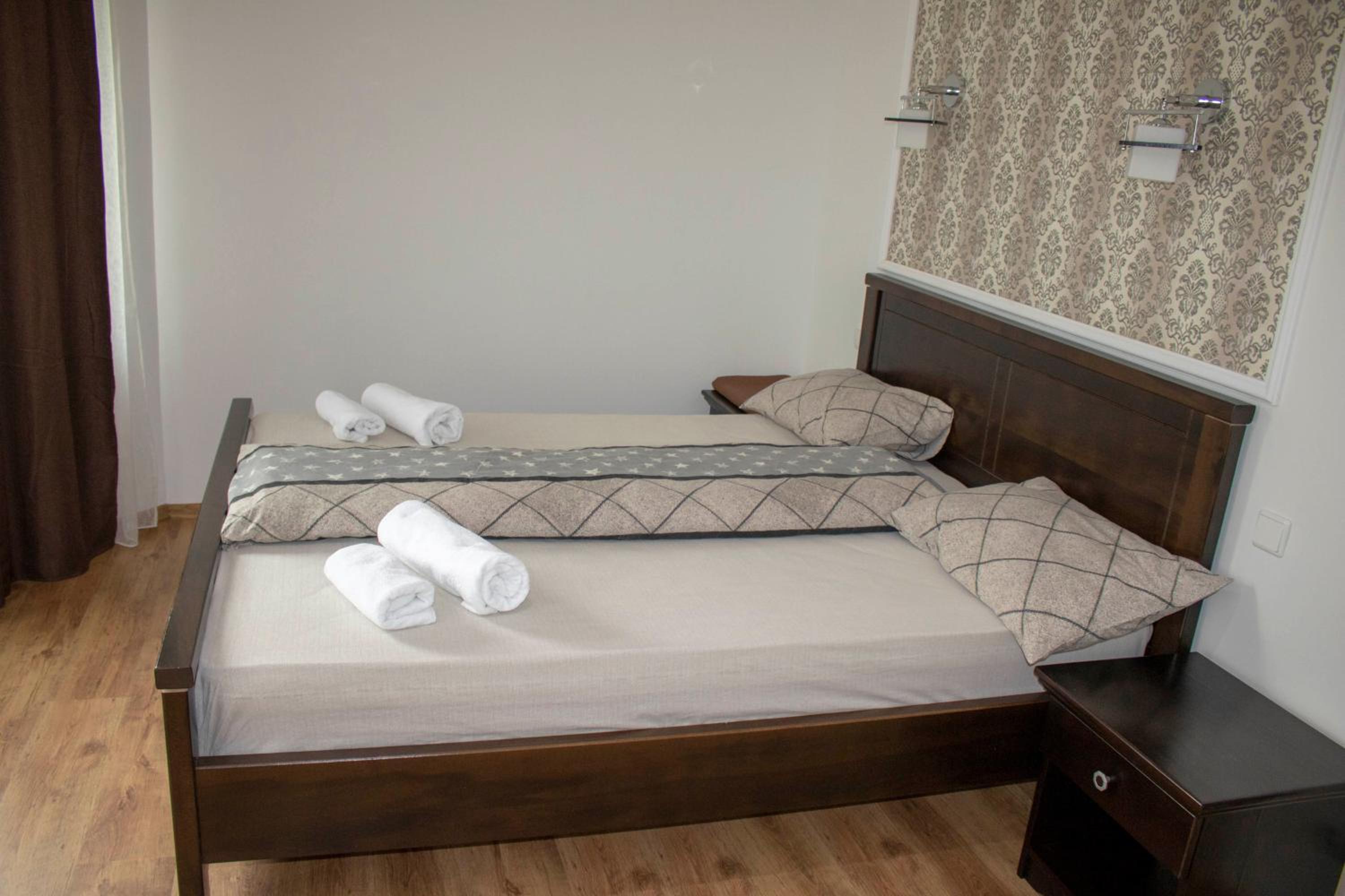 Double Room - Photo 10