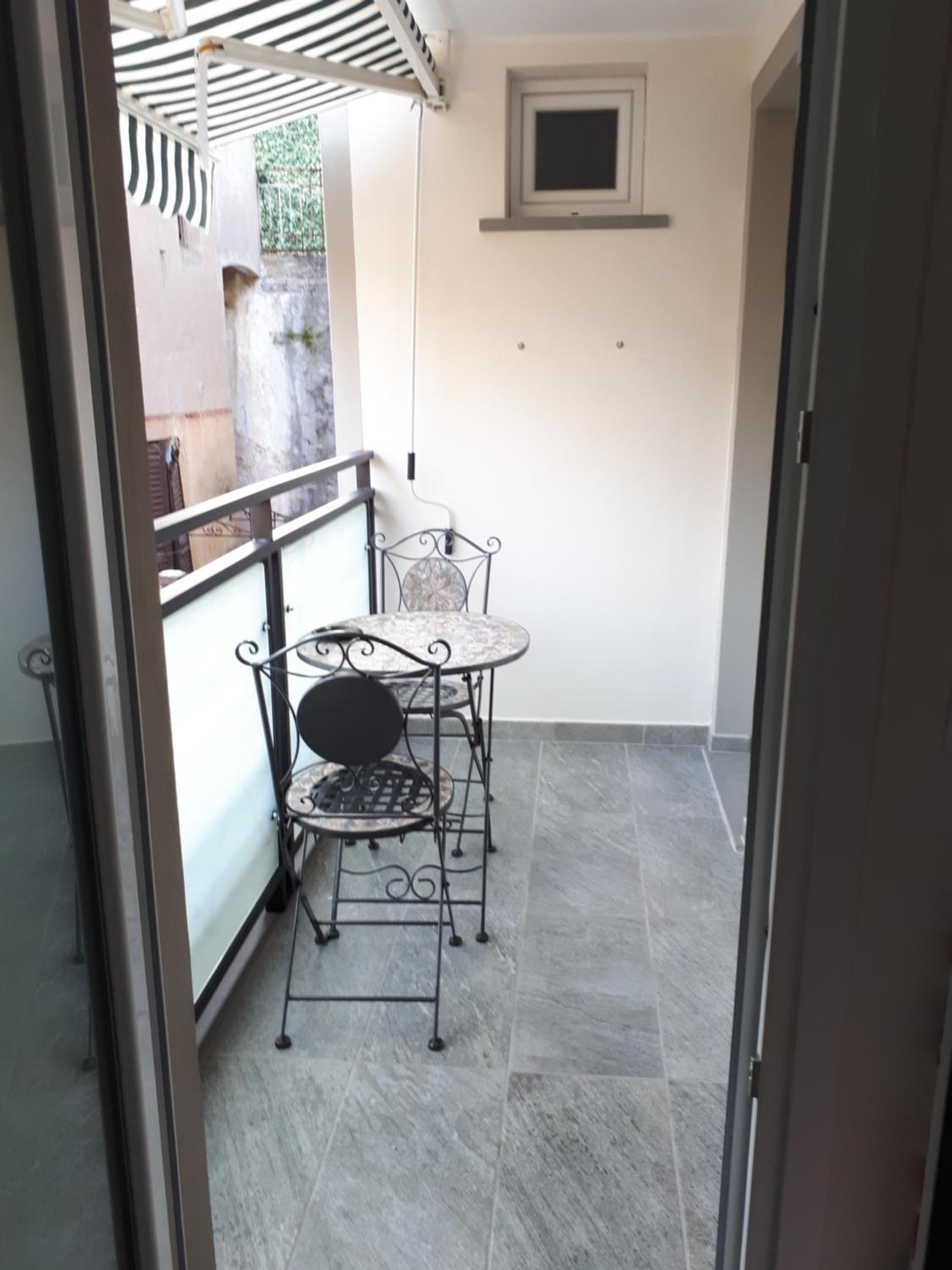 One-Bedroom House - Photo 22