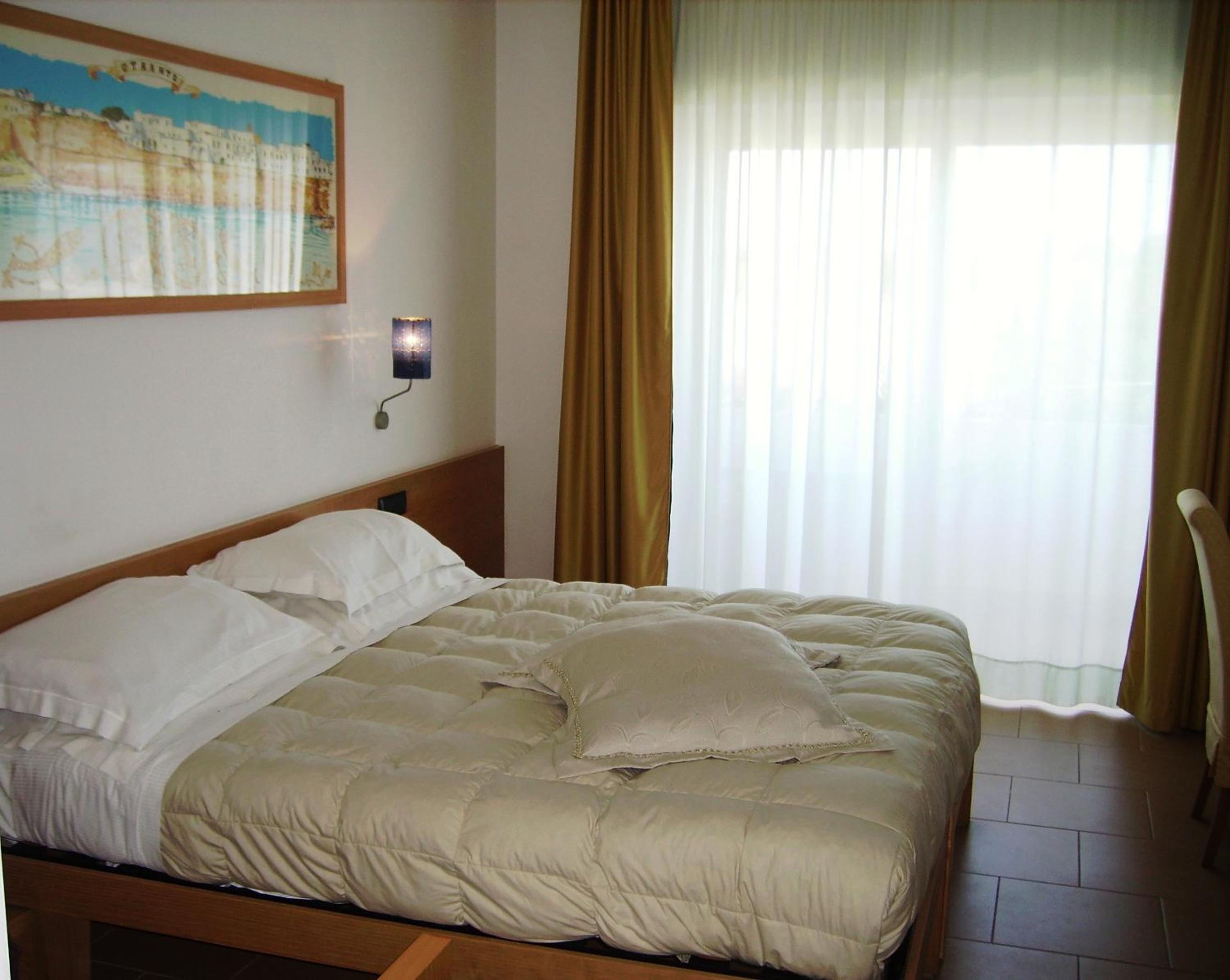 Standard Double or Twin Room - Photo 3