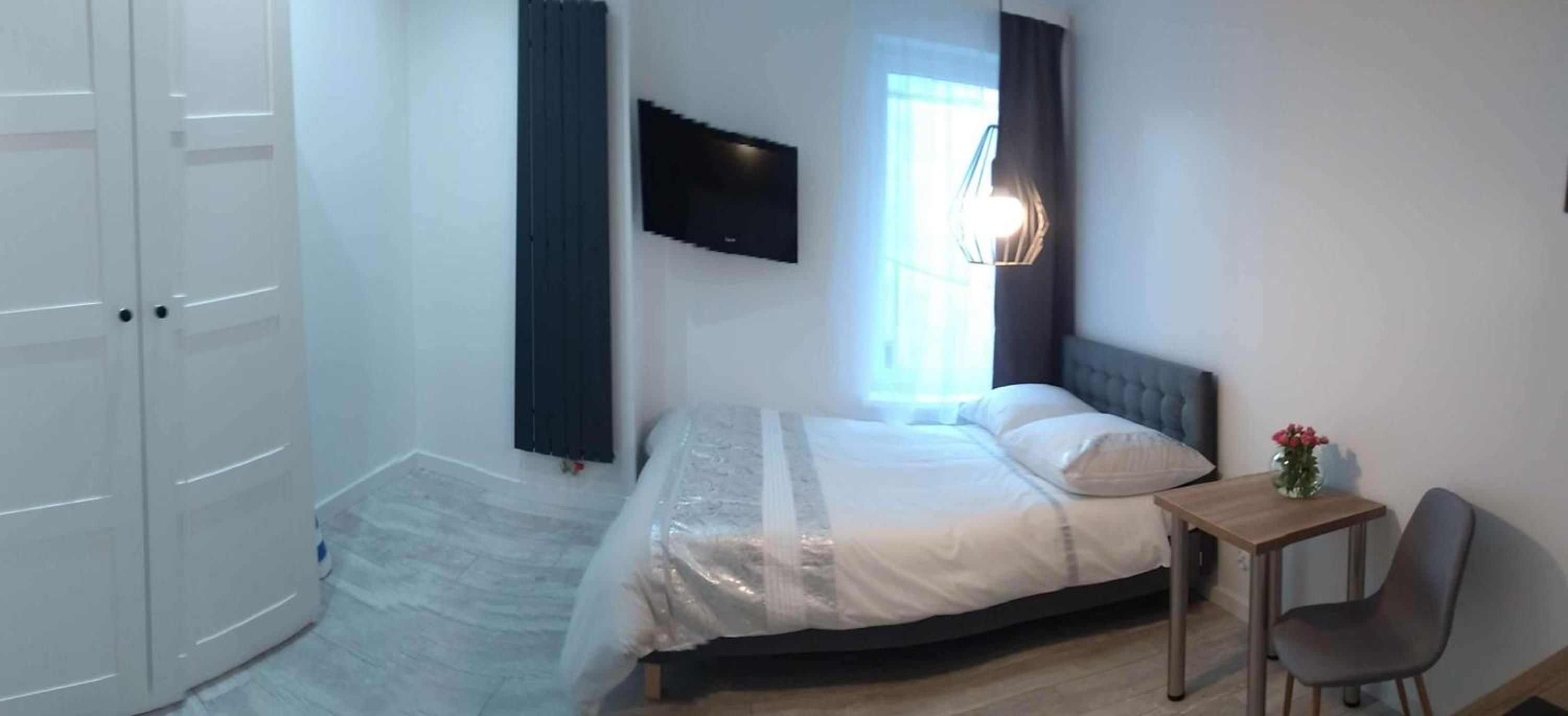 Double Room - Photo 5