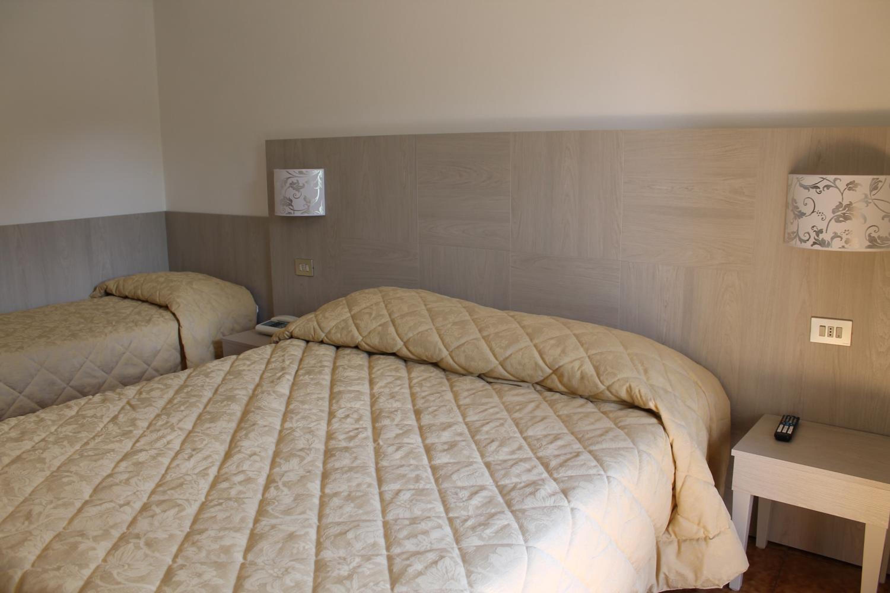 Standard Triple Room - Photo 1