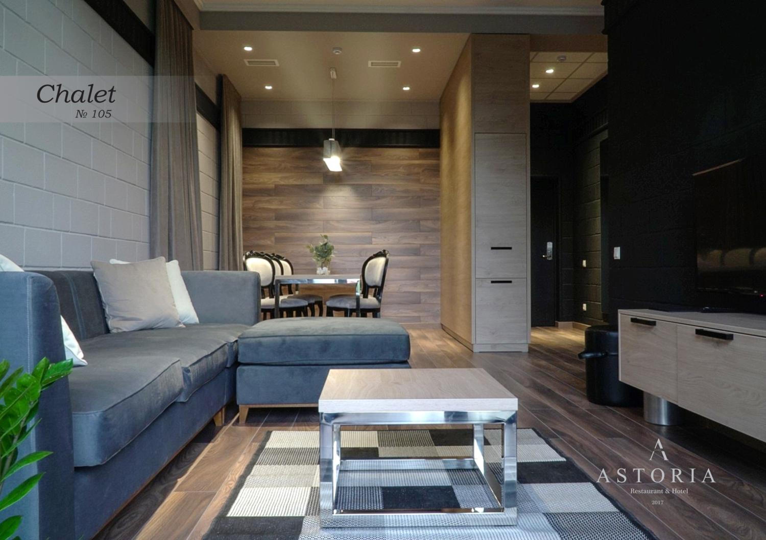 King Suite with Balcony photo 2