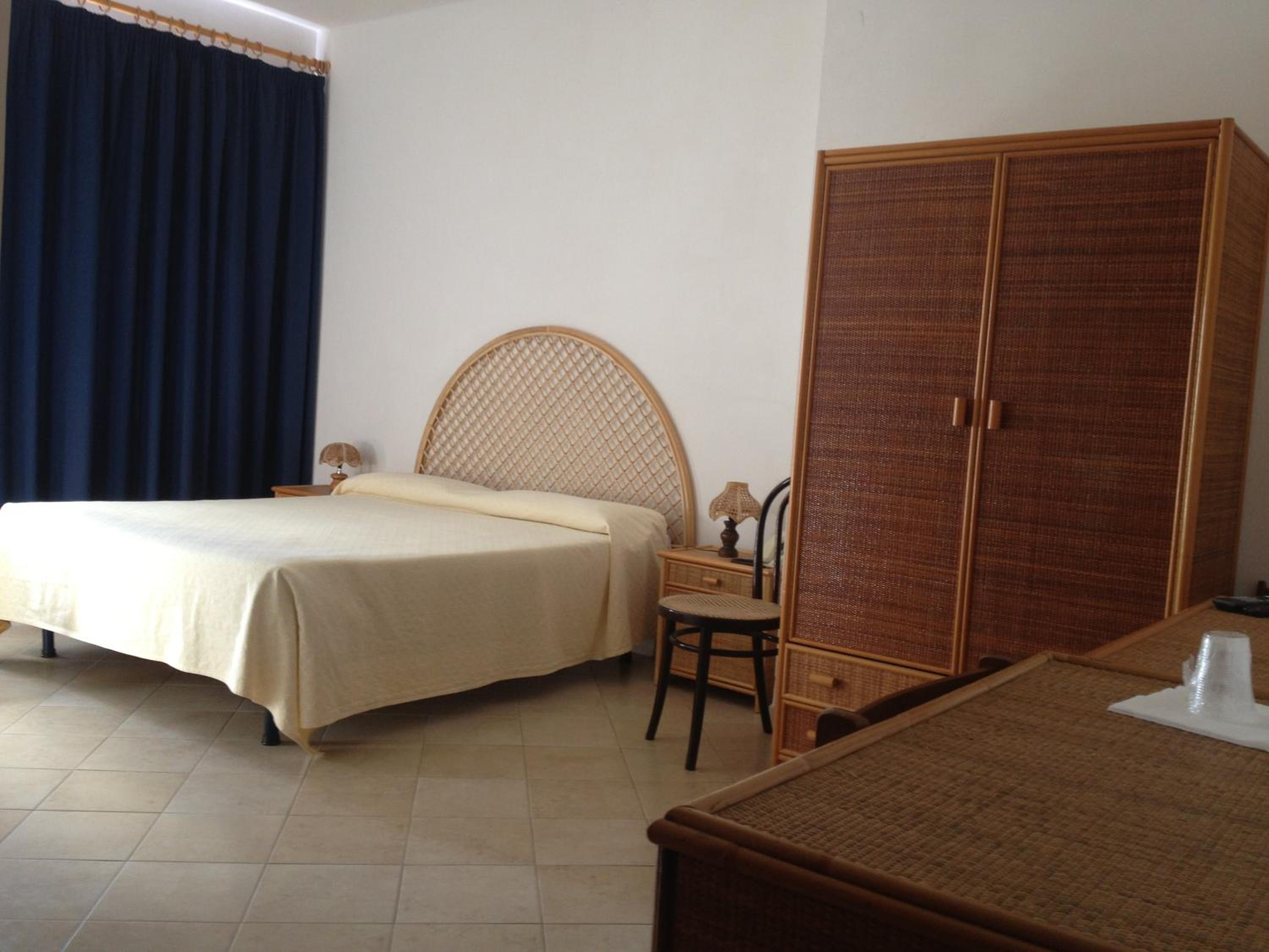 Double or Twin Room with Sea View photo 1