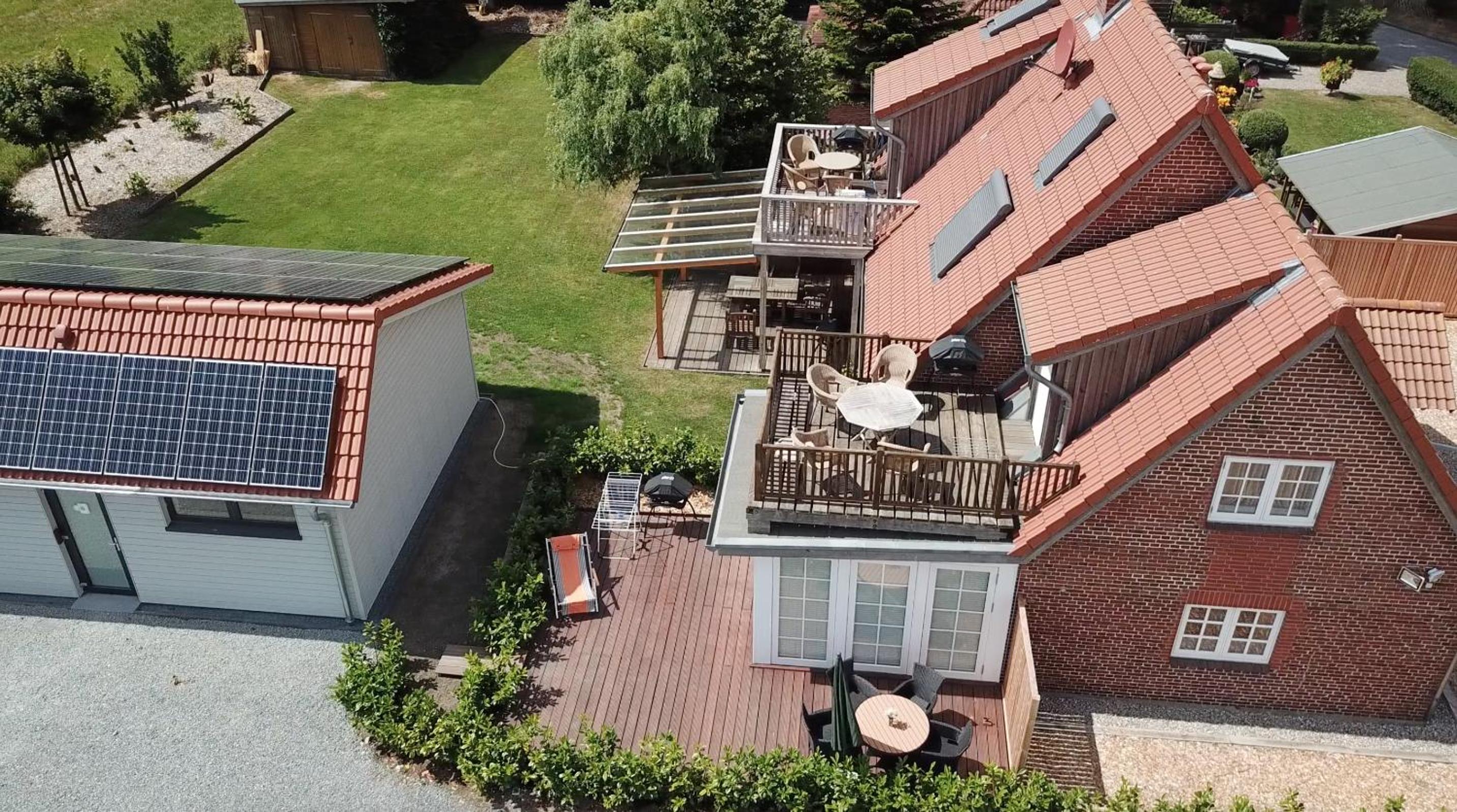 Apartment with Balcony photo 3