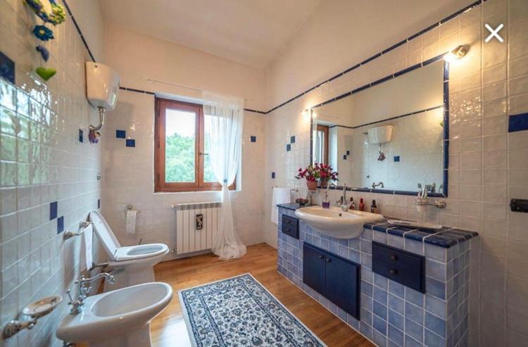 Large Double Room with Private External Bathroom - Photo 14