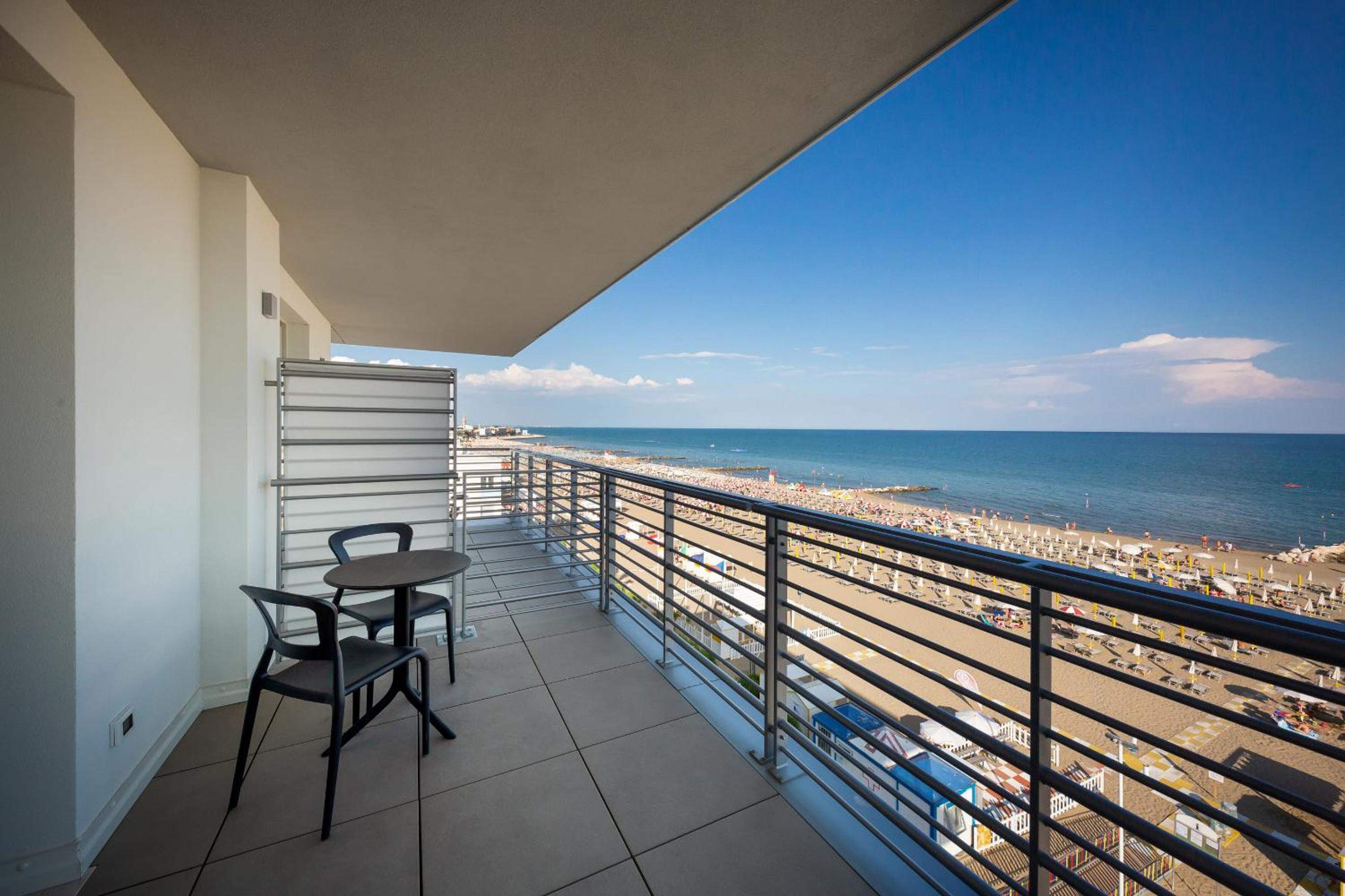 Beachfront Family Room photo 3