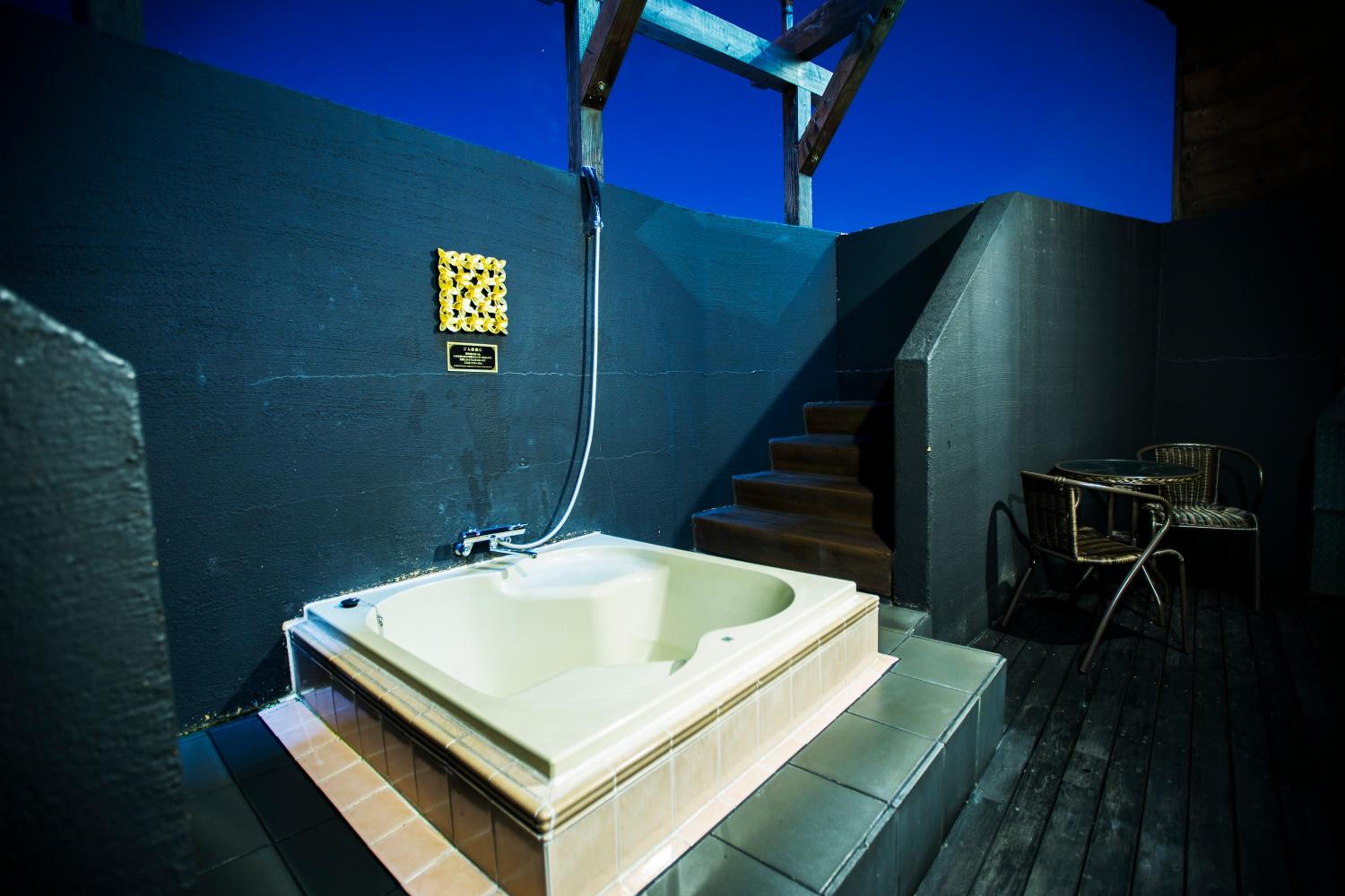 Royal Room with Open-Air Bath - Photo 5
