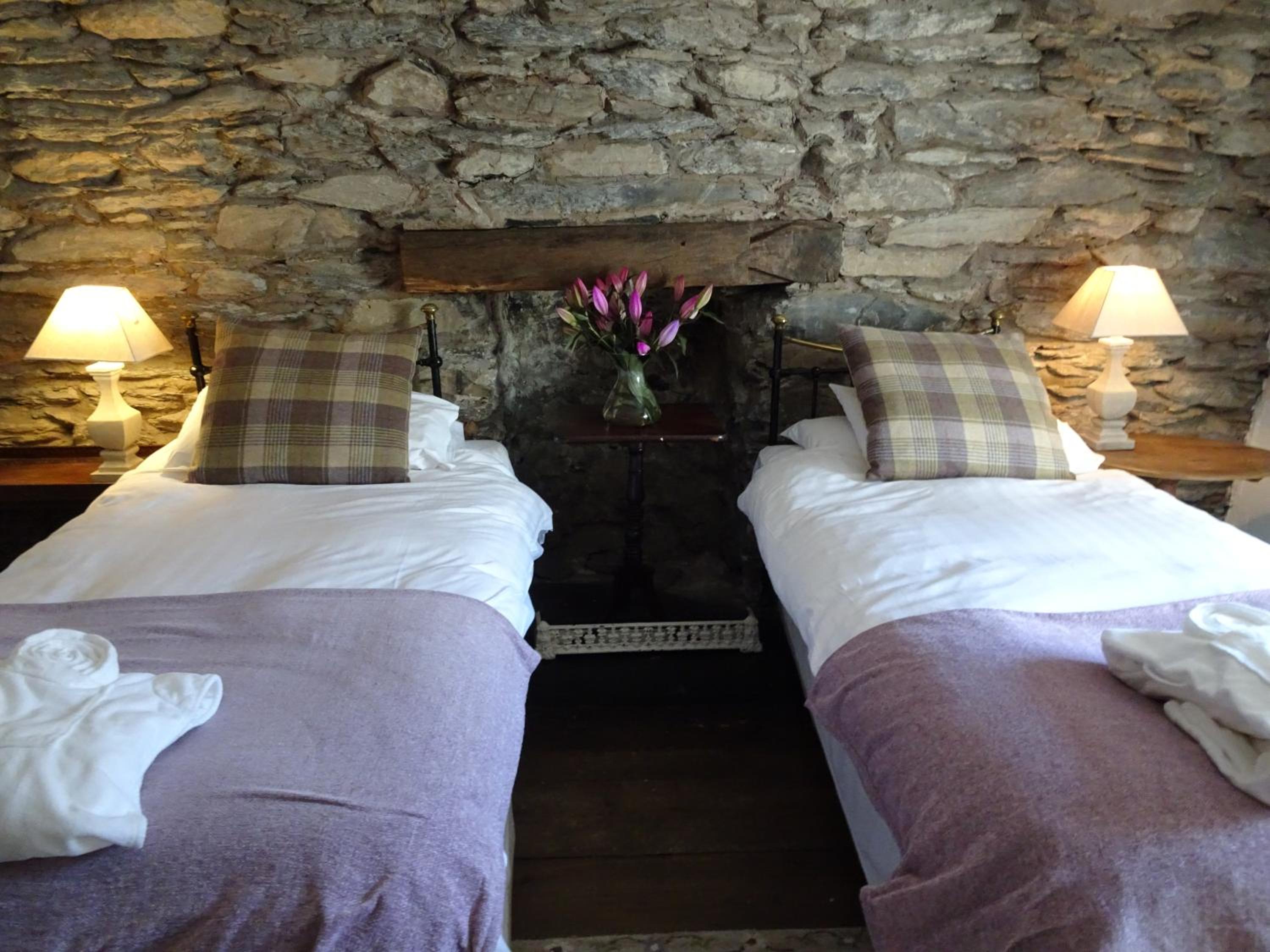 Twin Room with Private External Bathroom photo 1