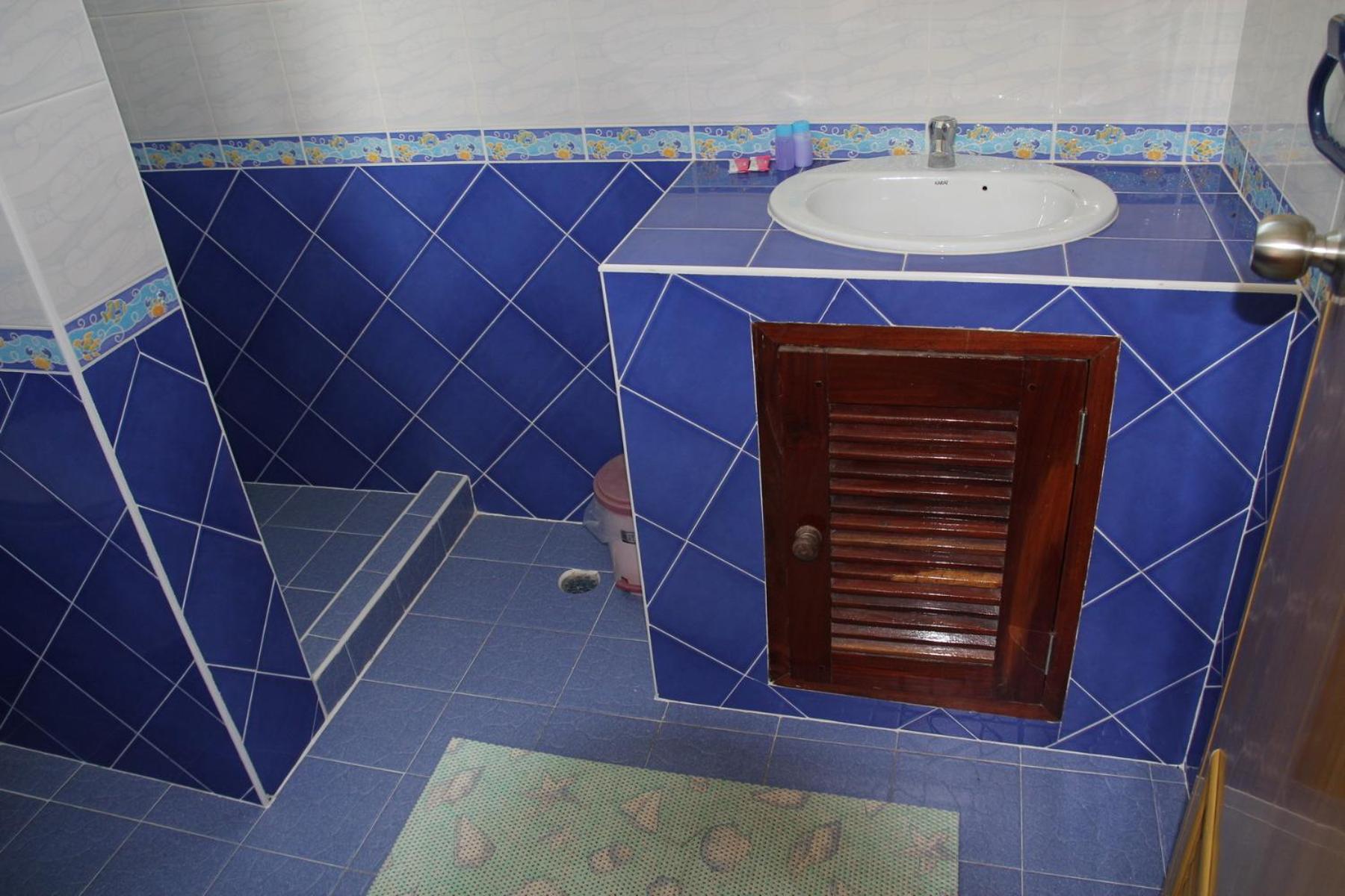 One-Bedroom Suite - Photo 11