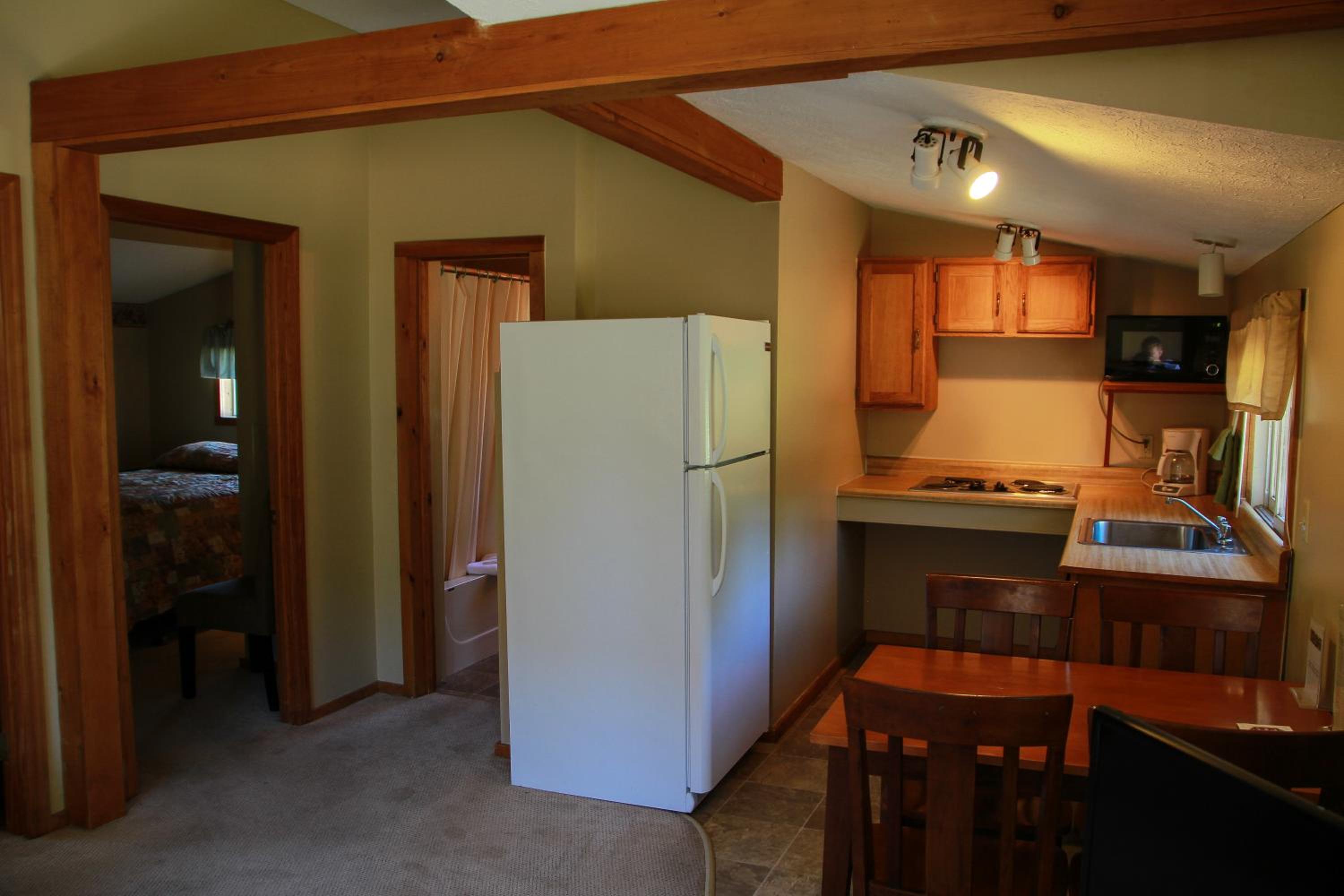 Deluxe Two-Bedroom Cottage photo 2