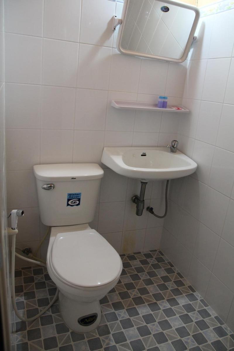 Standard Twin Room - Photo 9