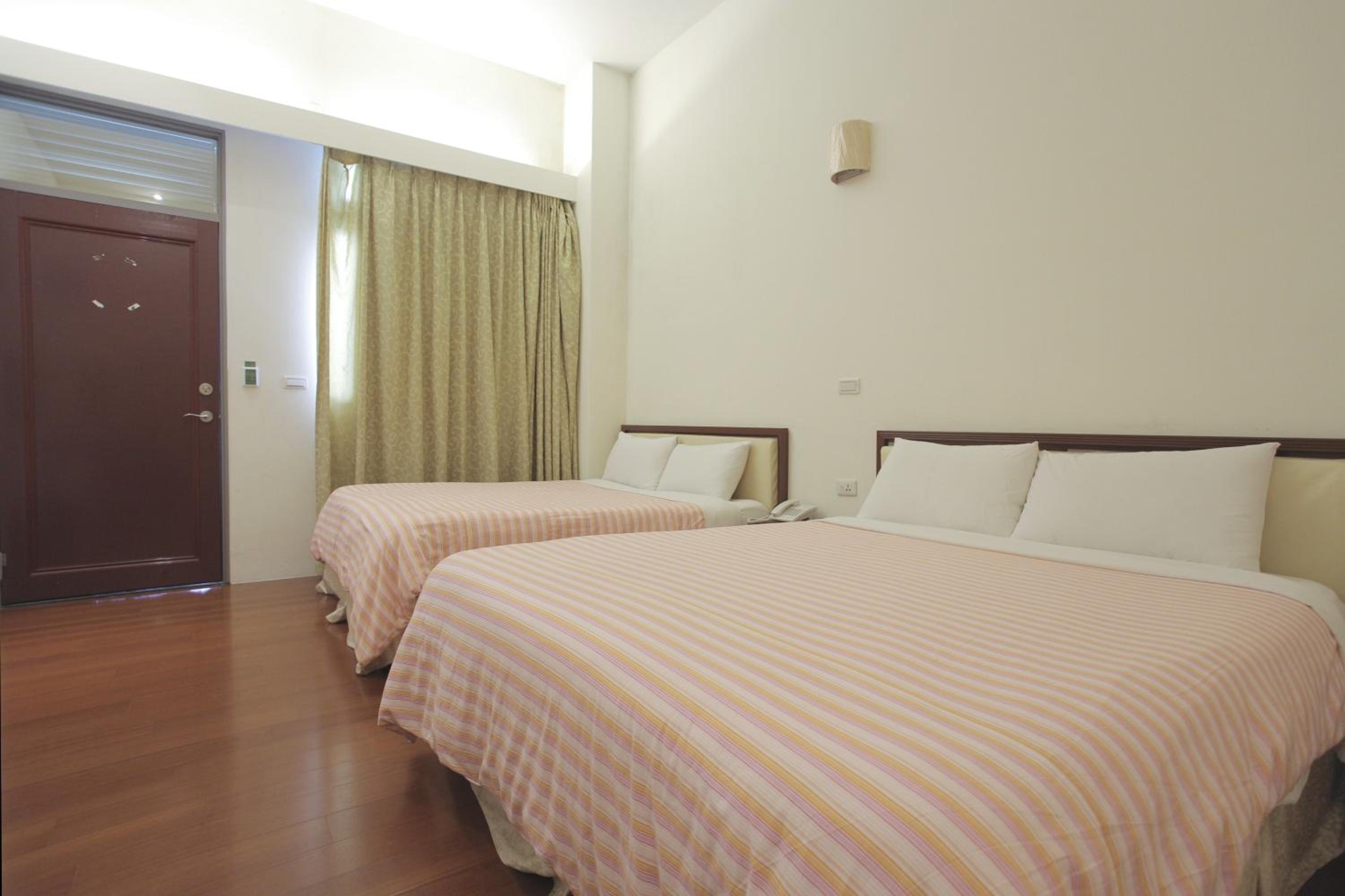Quadruple Room with Terrace photo 2
