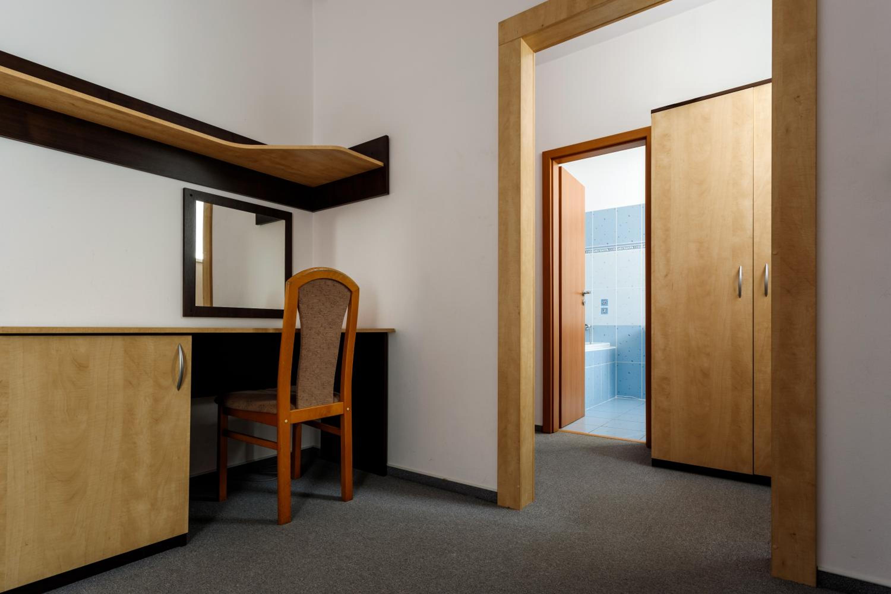 Twin Room - Photo 4