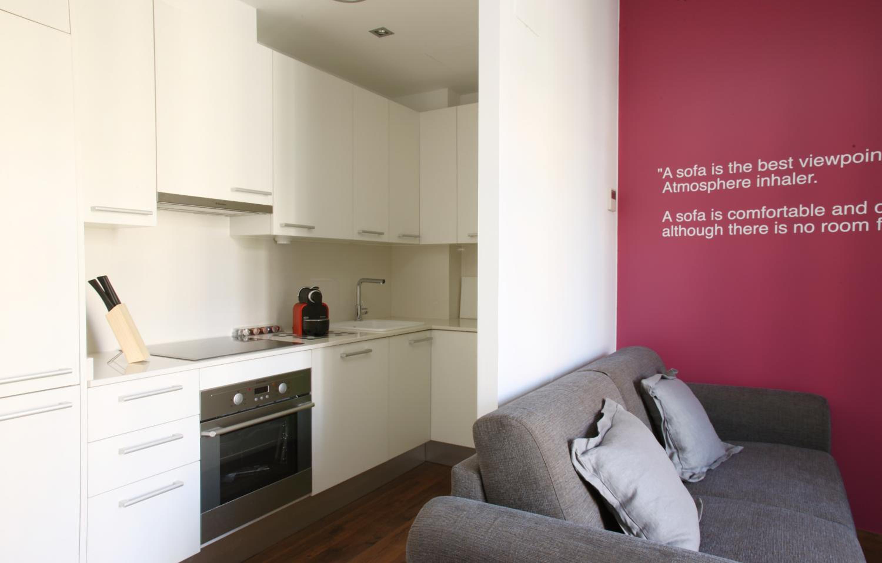 One-Bedroom Apartment photo 2