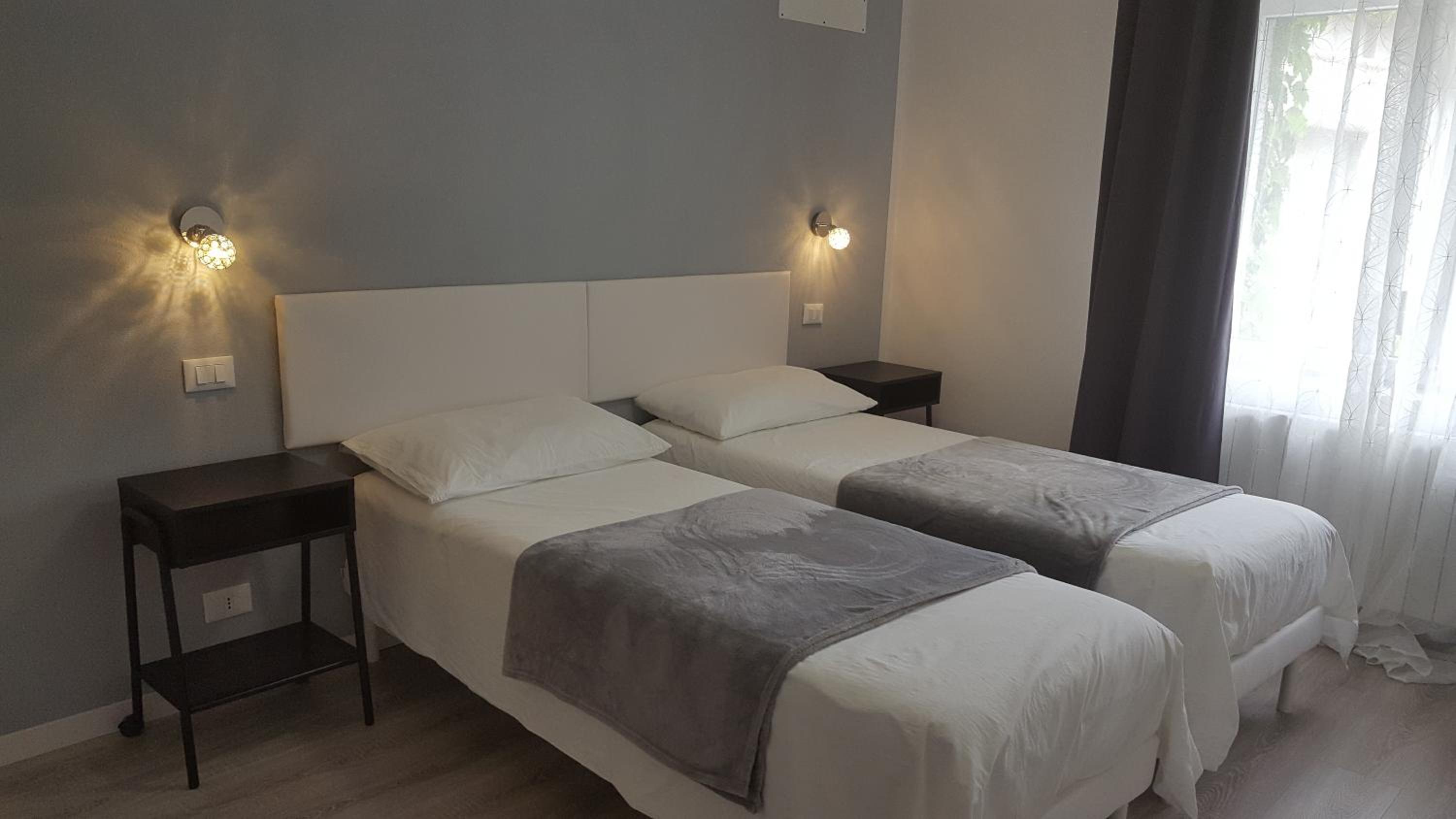 Double or Twin Room photo 3
