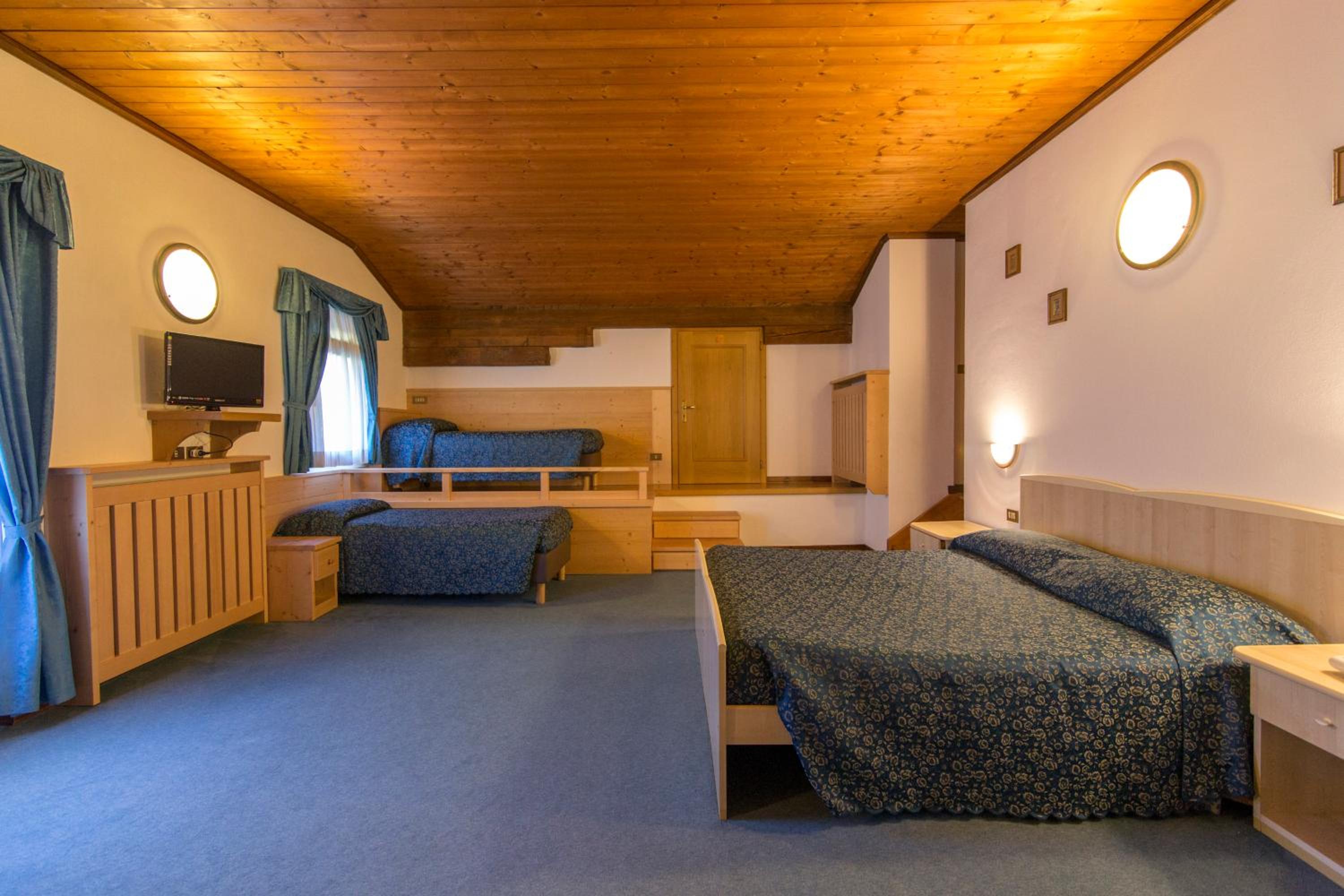Suite with Mountain View photo 2