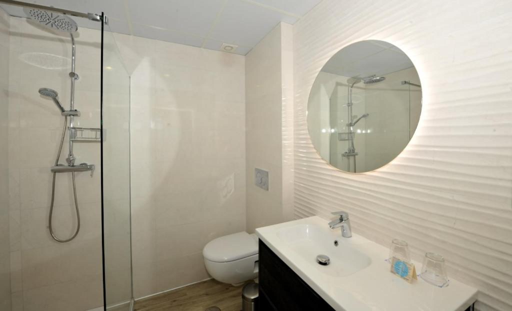 Superior Twin Room - Photo 8