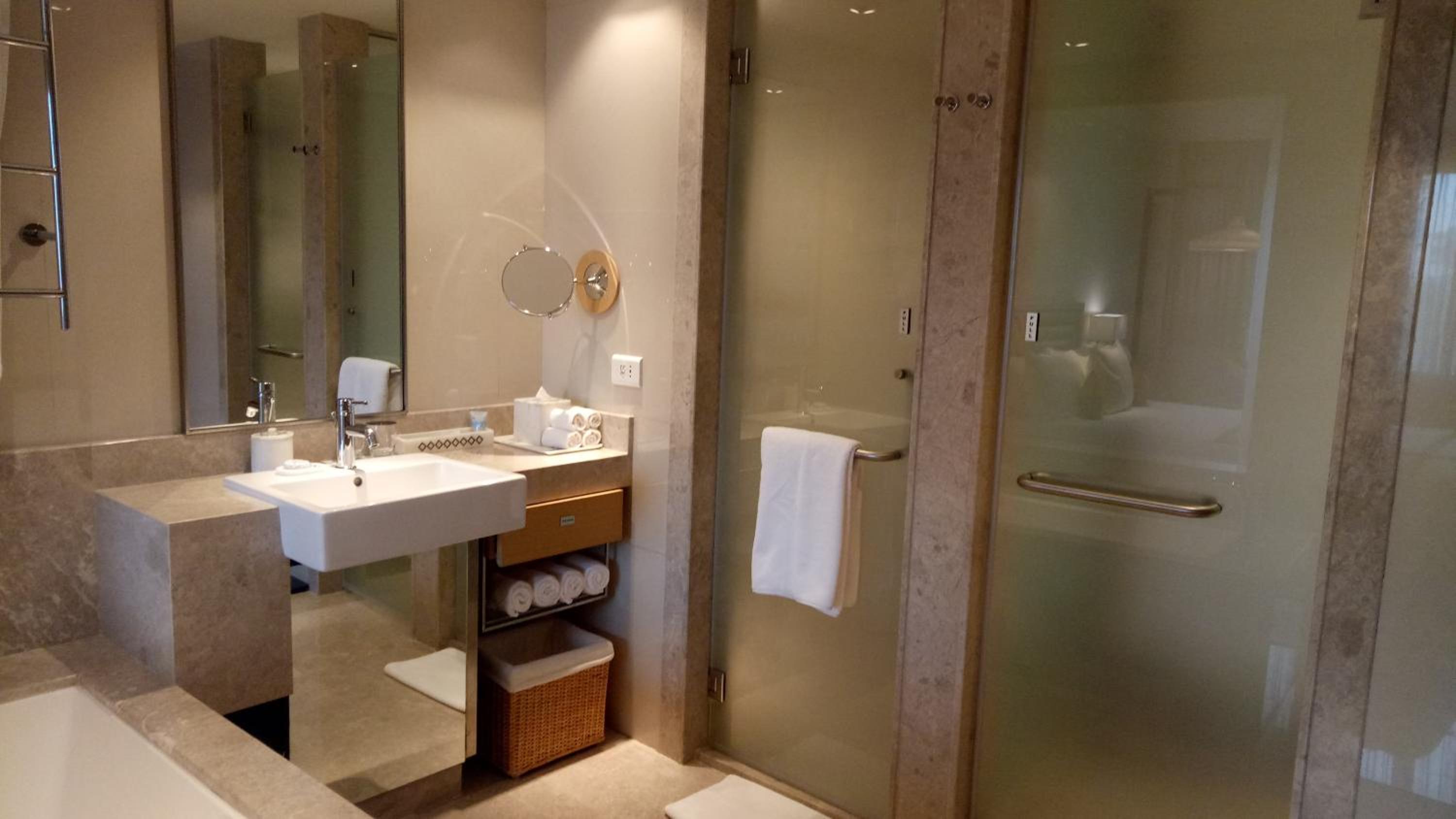 Executive Suites - Photo 2