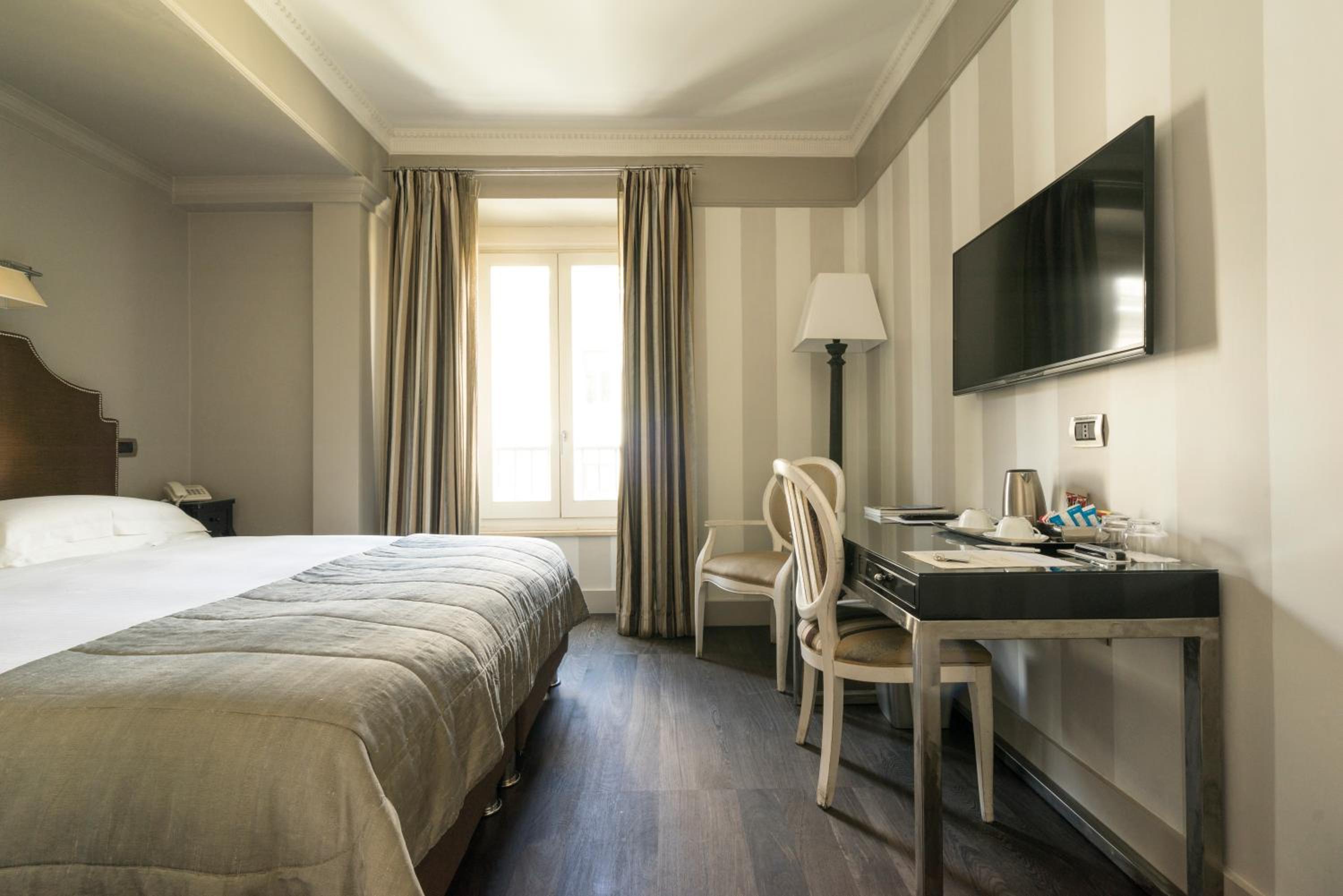 Deluxe Double Room photo 2