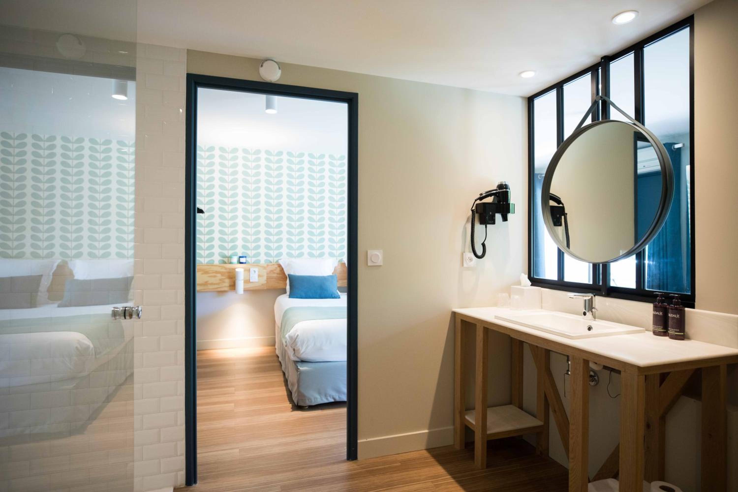 Suite - Photo 4