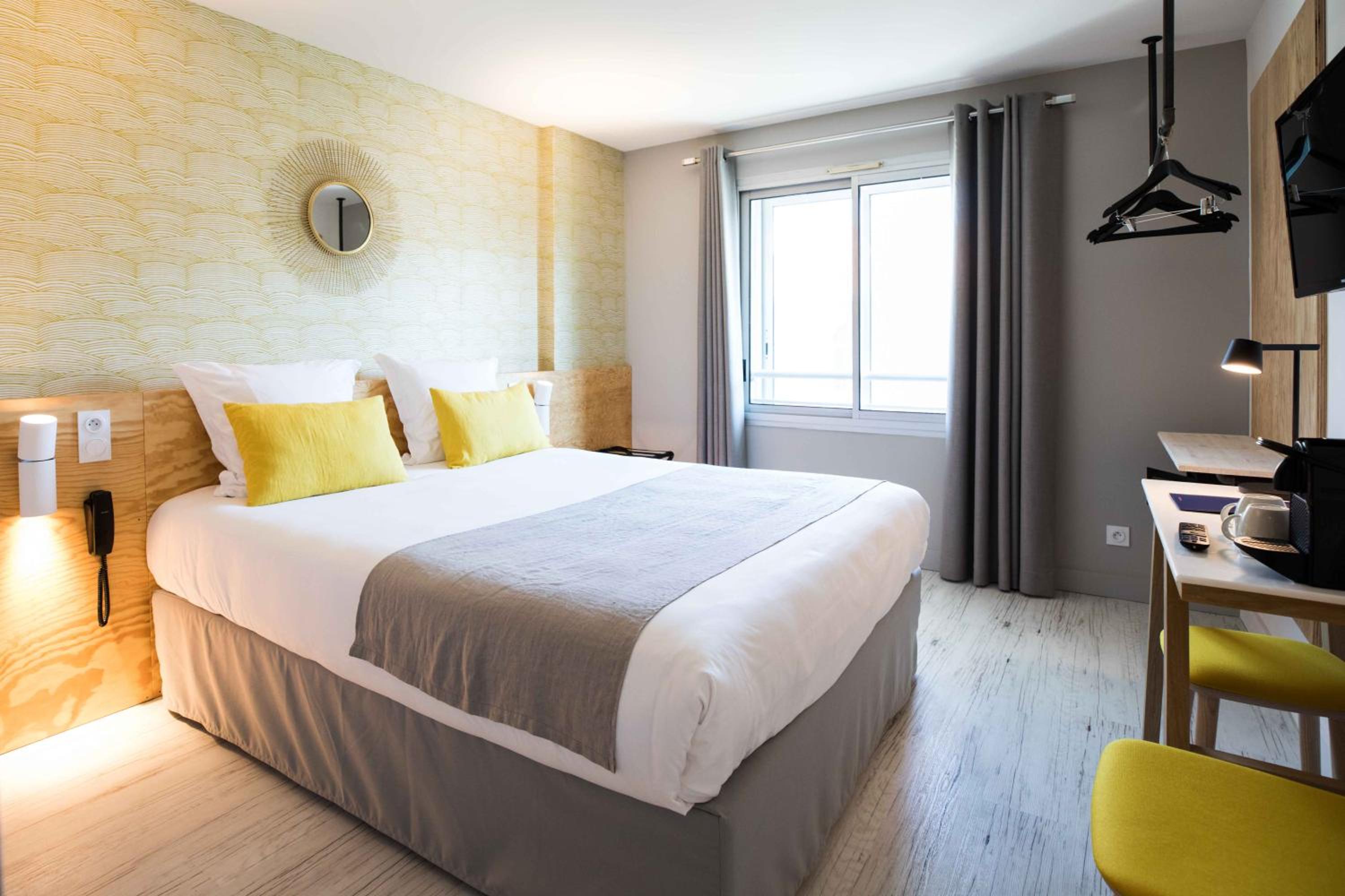 Standard Queen Room - Photo 5