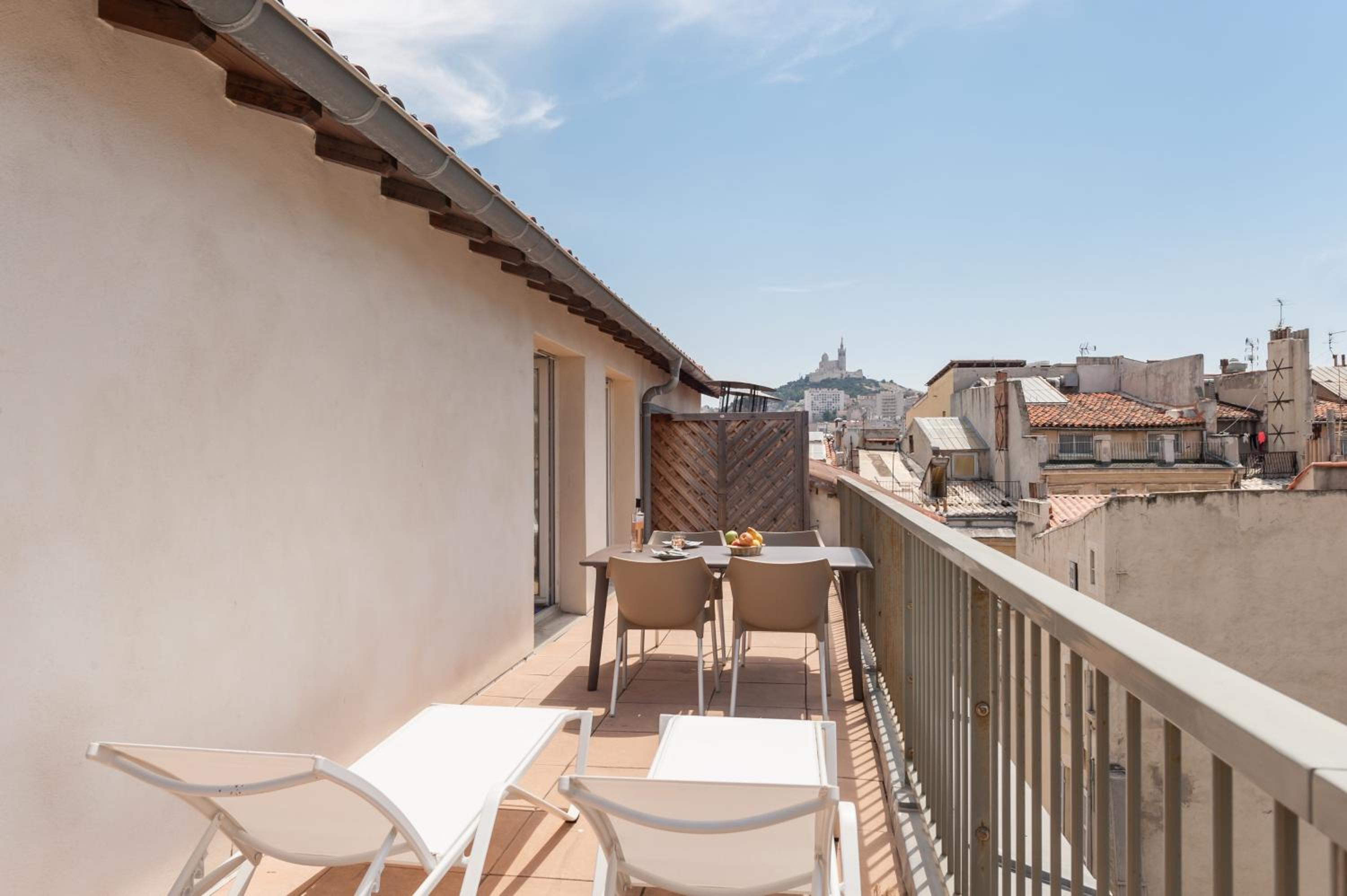 One-Bedroom Apartment with Terrace - Photo 10