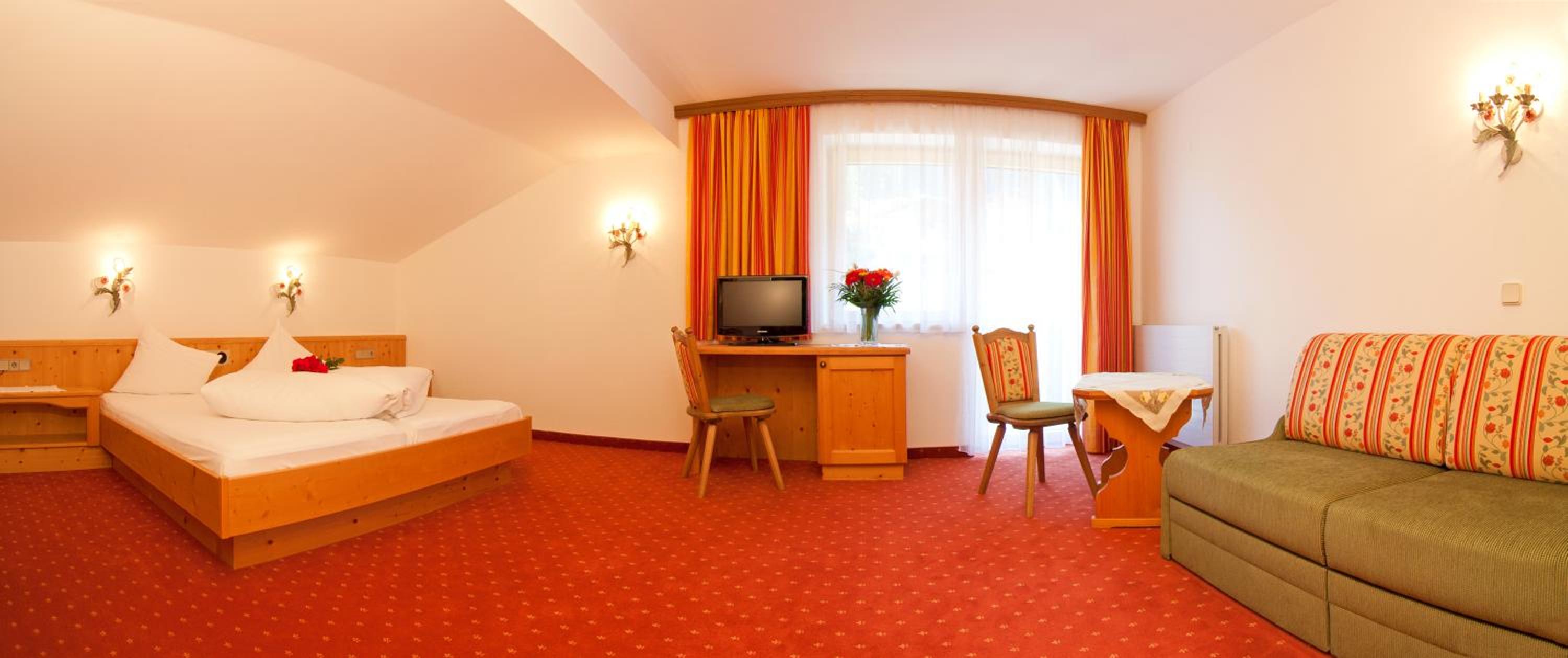 Double Room with Extra Bed photo 1