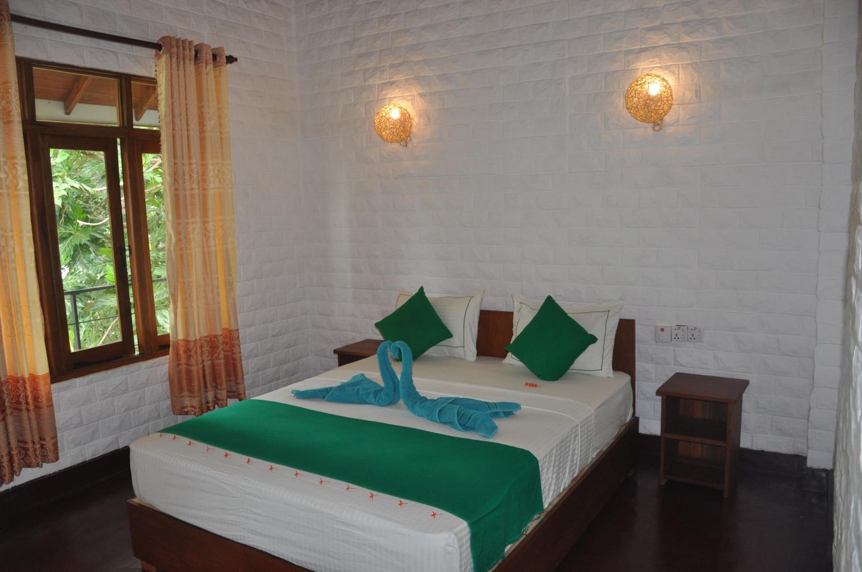 Deluxe Double Room with Balcony photo 3