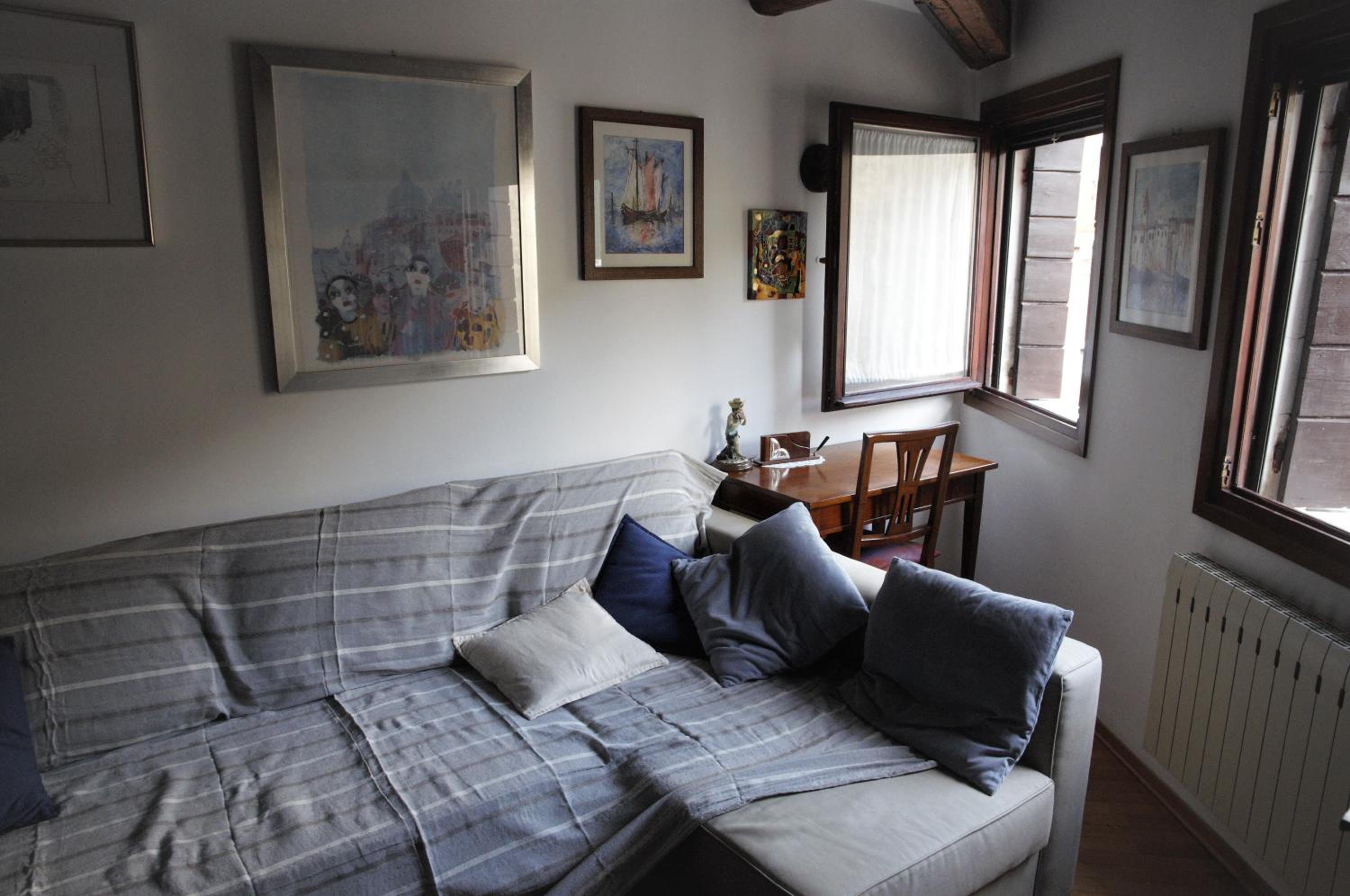 Apartment photo 1