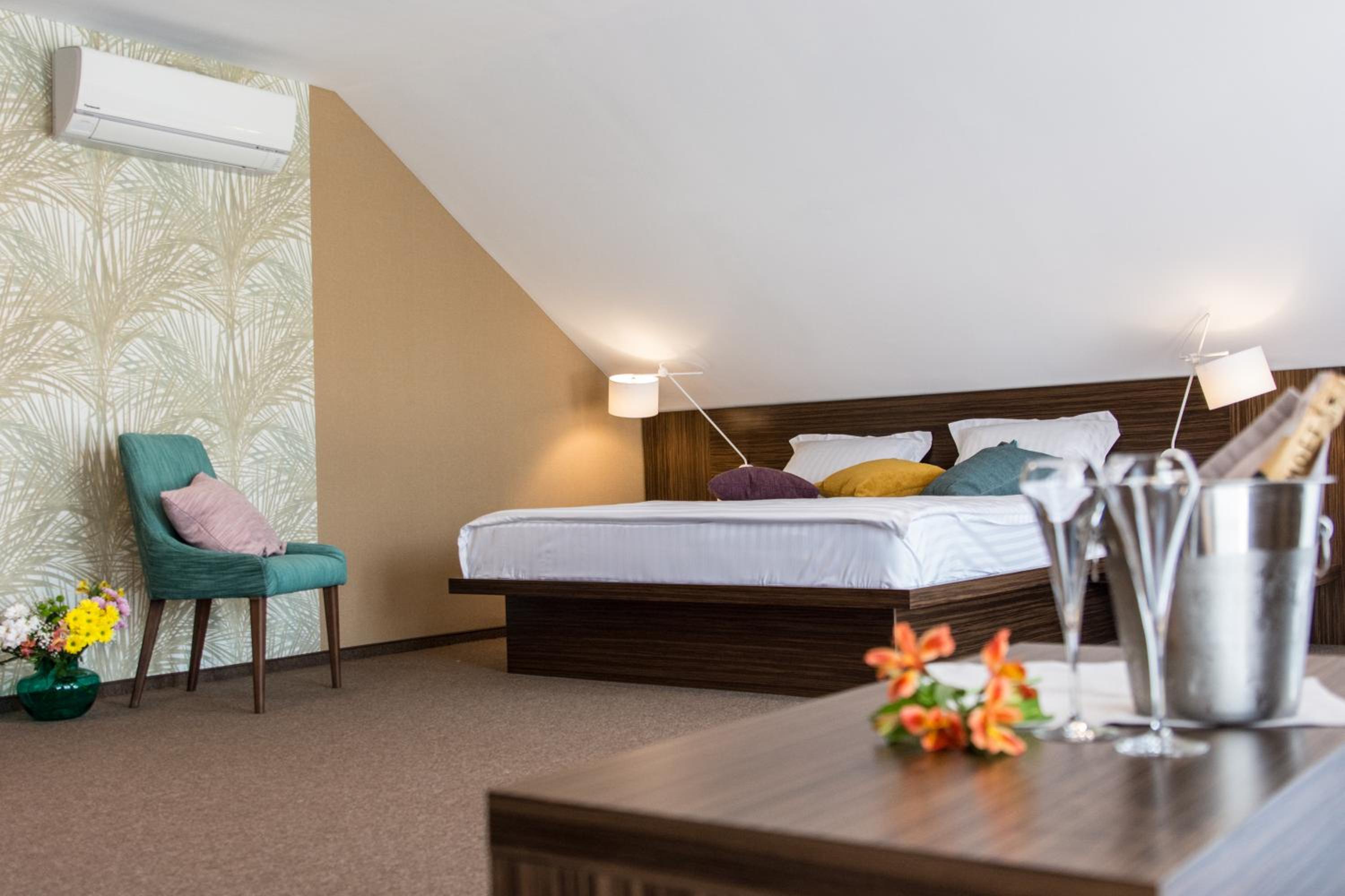 Suite with Pool View