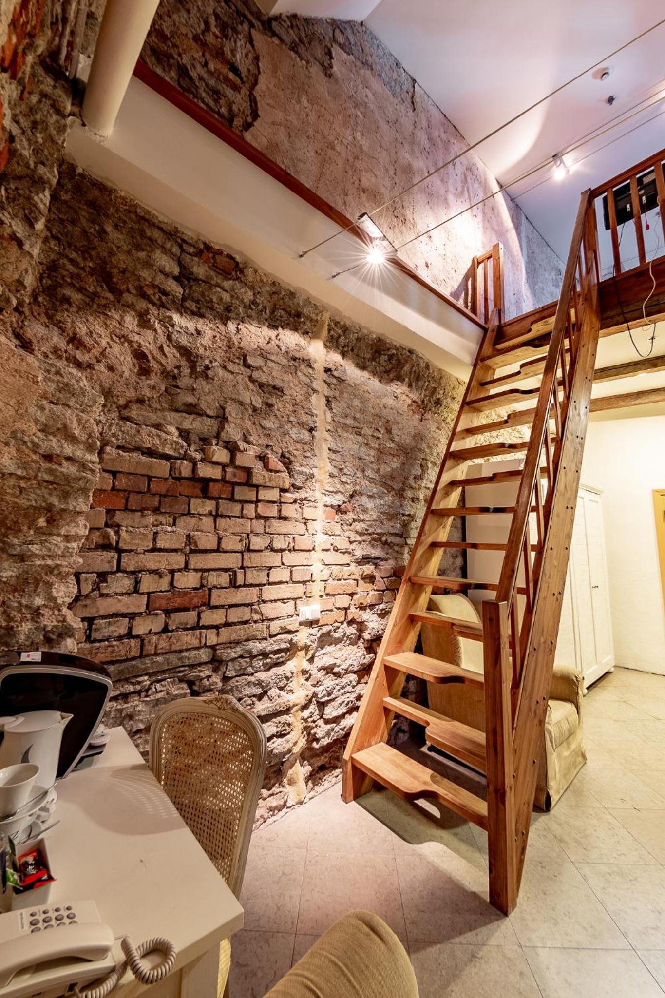 Superior Double or Twin Room with Free Parking - Photo 10
