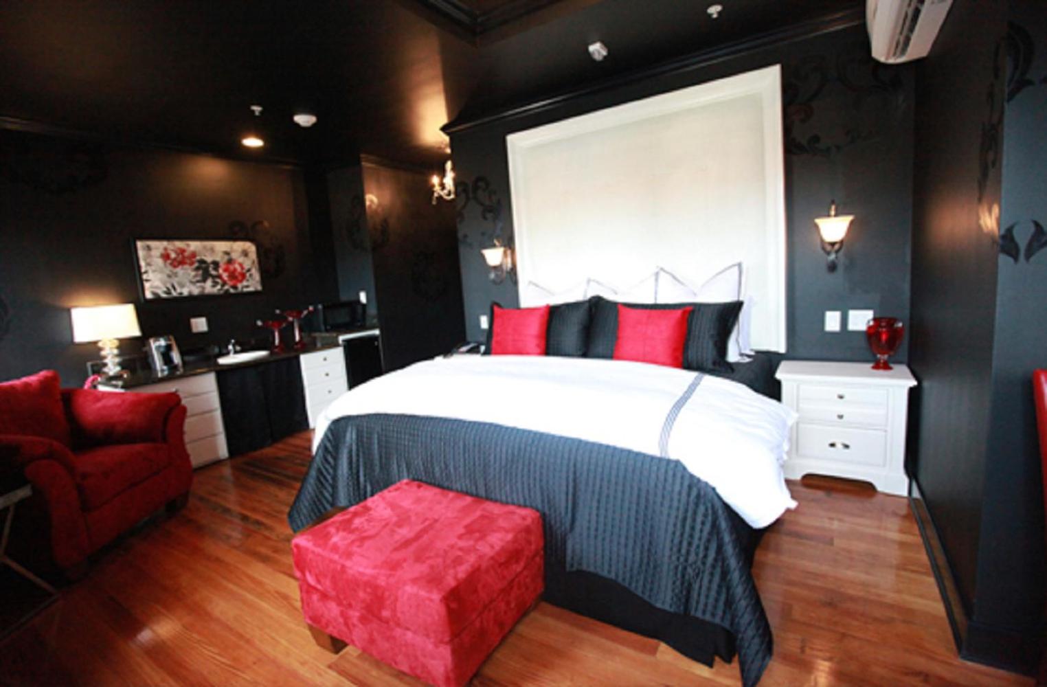 Deluxe King Room photo 1
