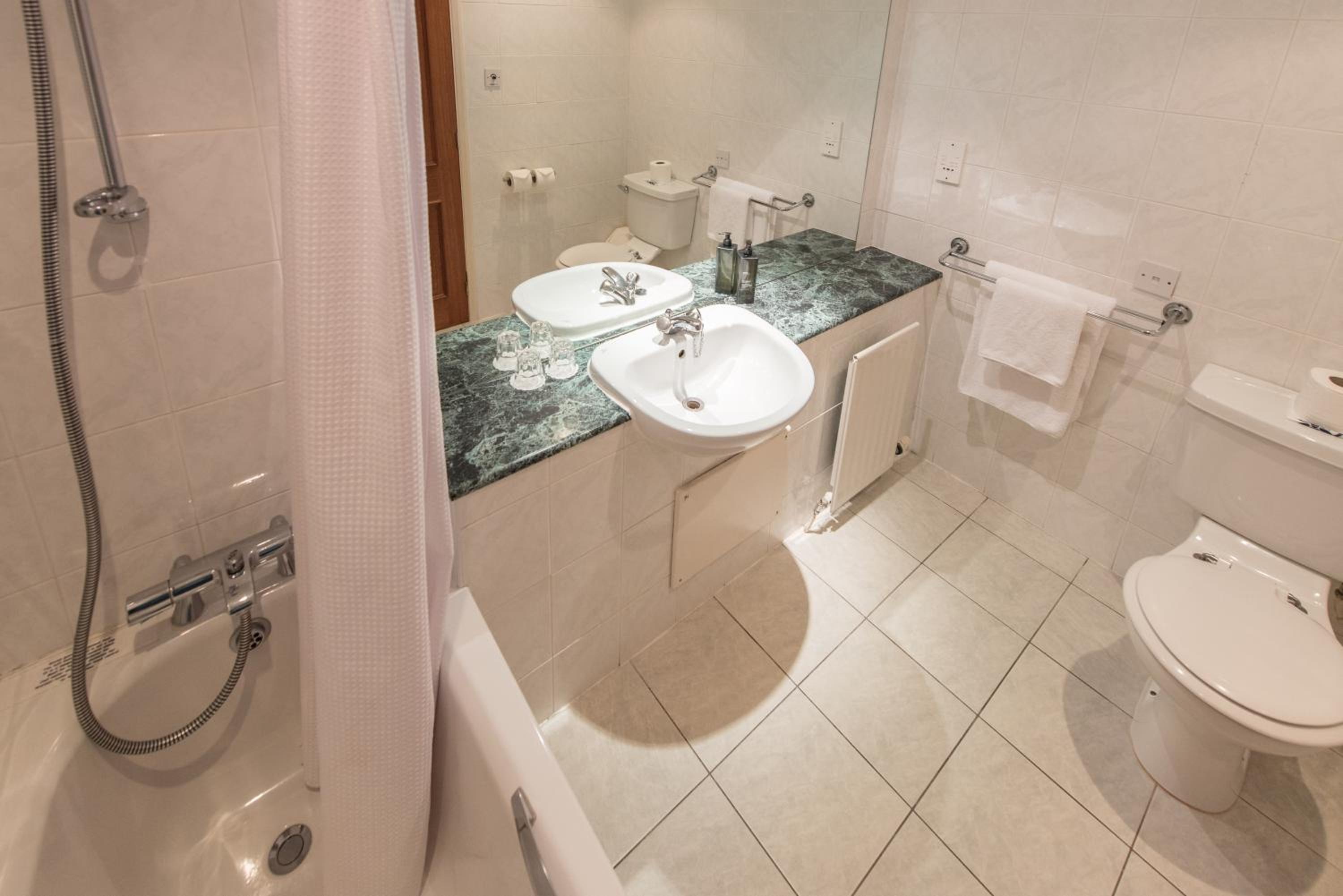 Classic Double Room - Photo 8
