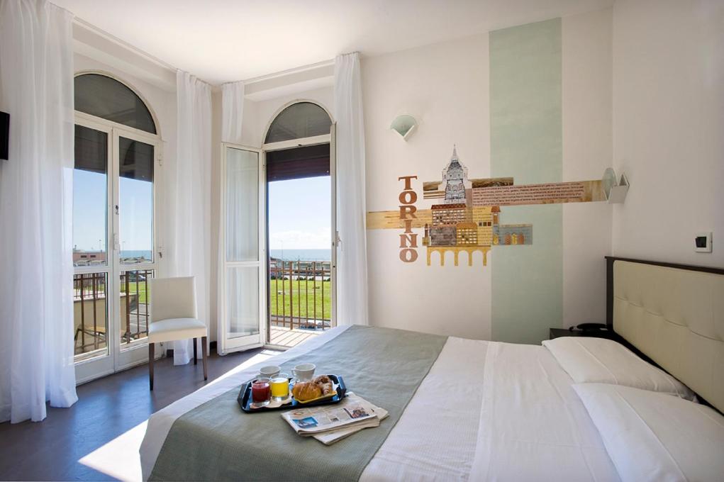 Double or Twin Room with Terrace - Photo 4