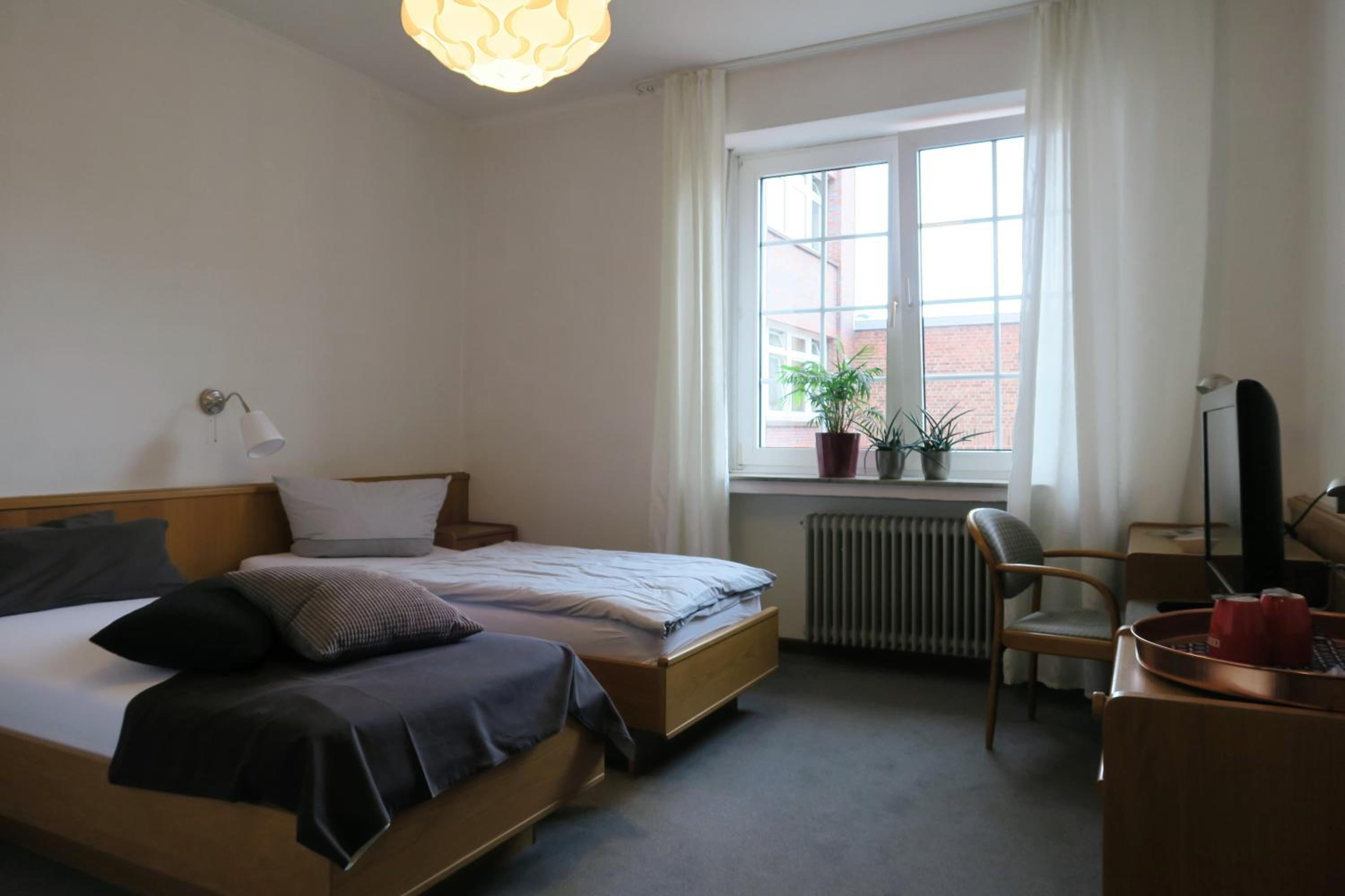 Large Twin Room photo 2