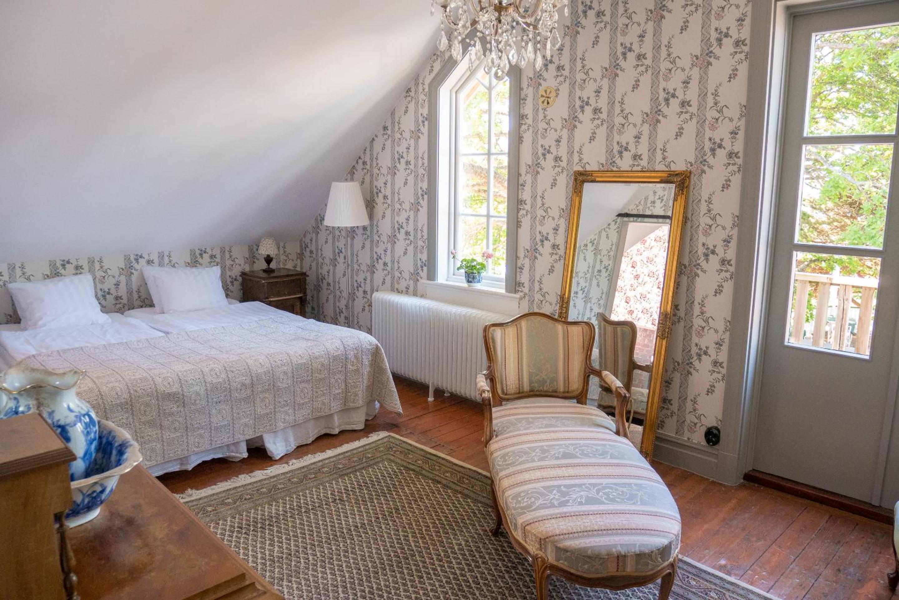 Deluxe Suite with Sea View photo 2