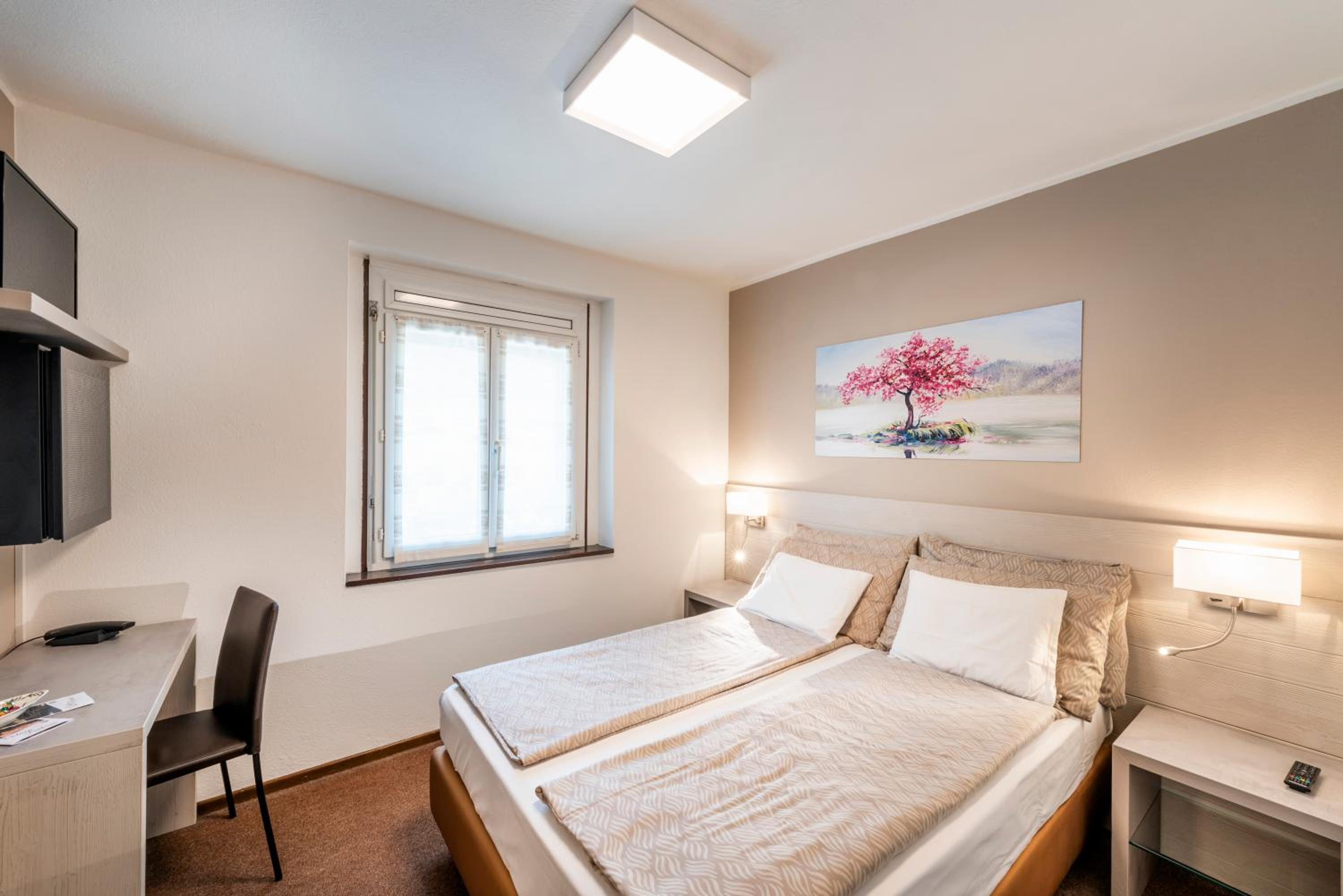 Double Room - Photo 5