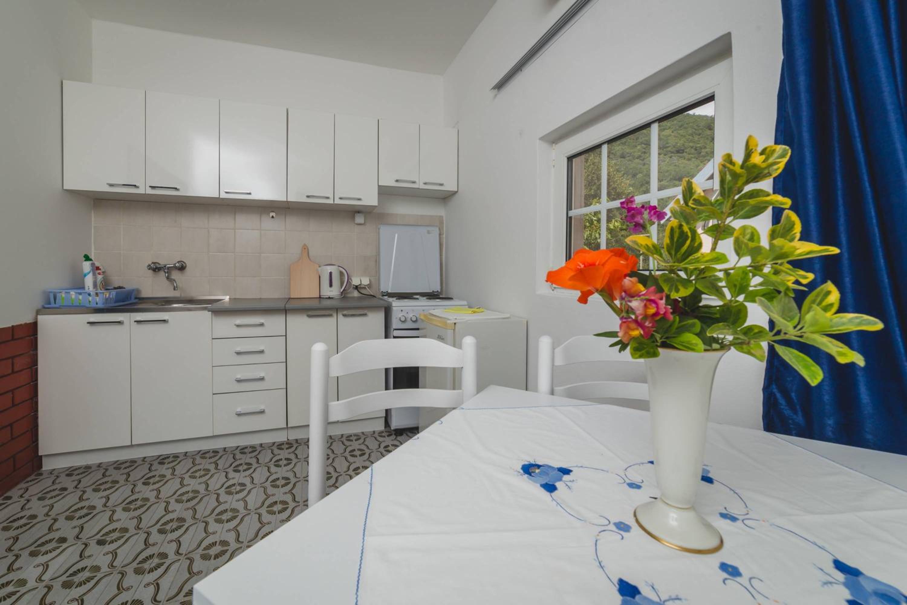 Apartment - Ground Floor photo 2