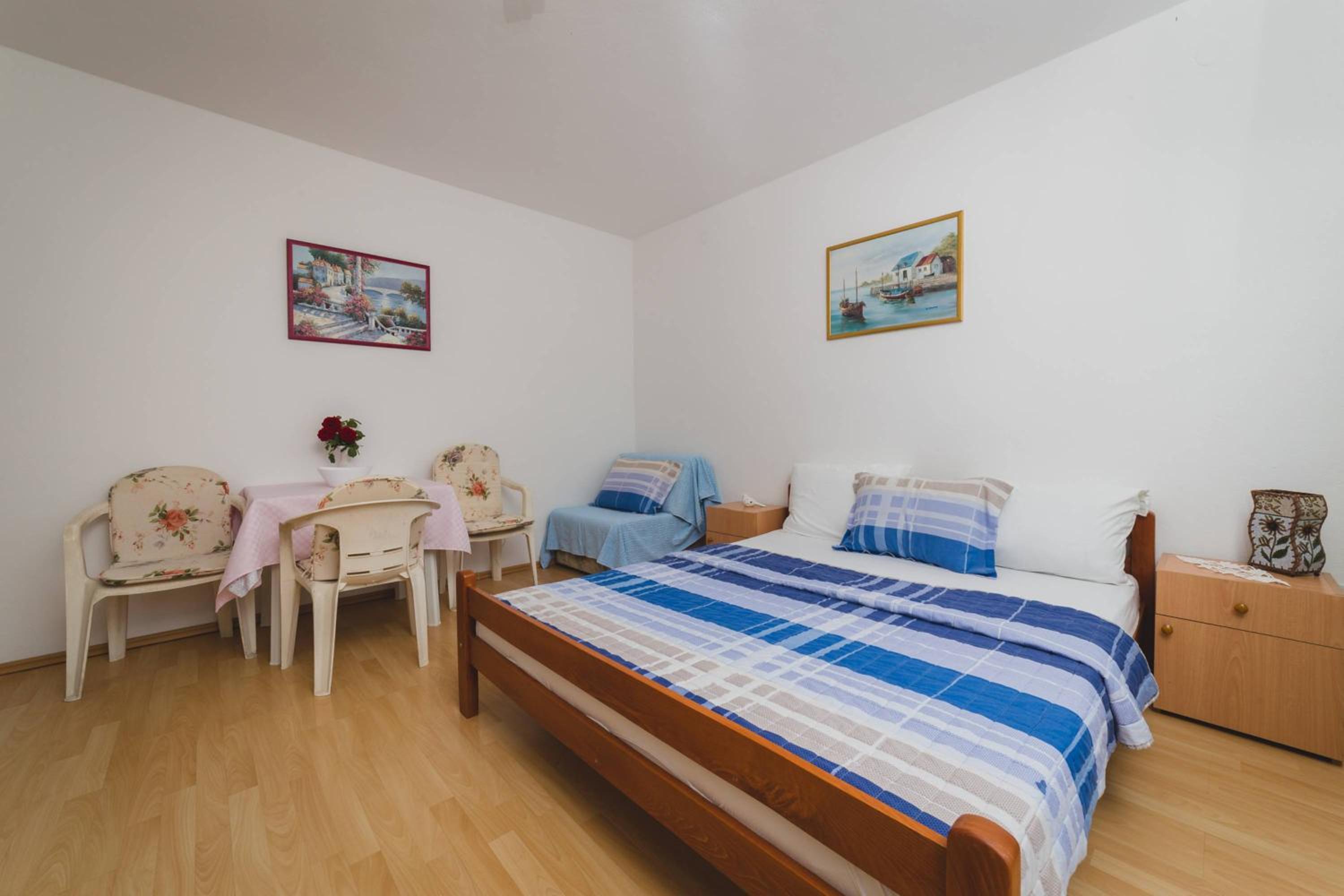 Studio Apartment photo 2