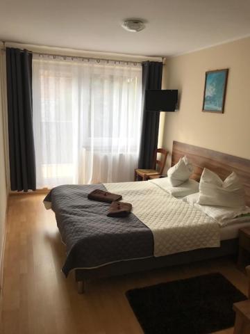 Double or Twin Room nr. 5 - Second Floor photo 3