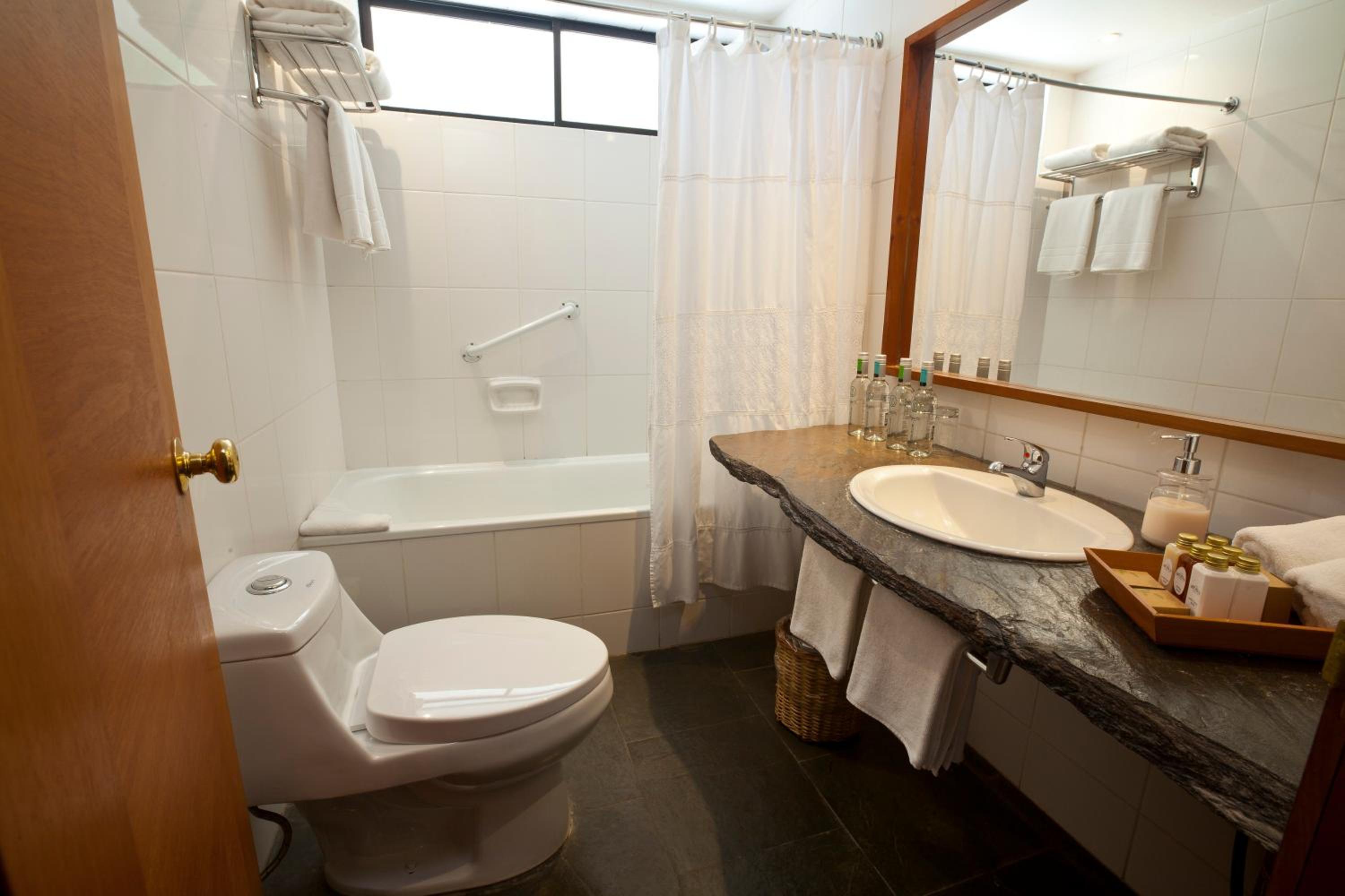 Lake Family Suite photo 3