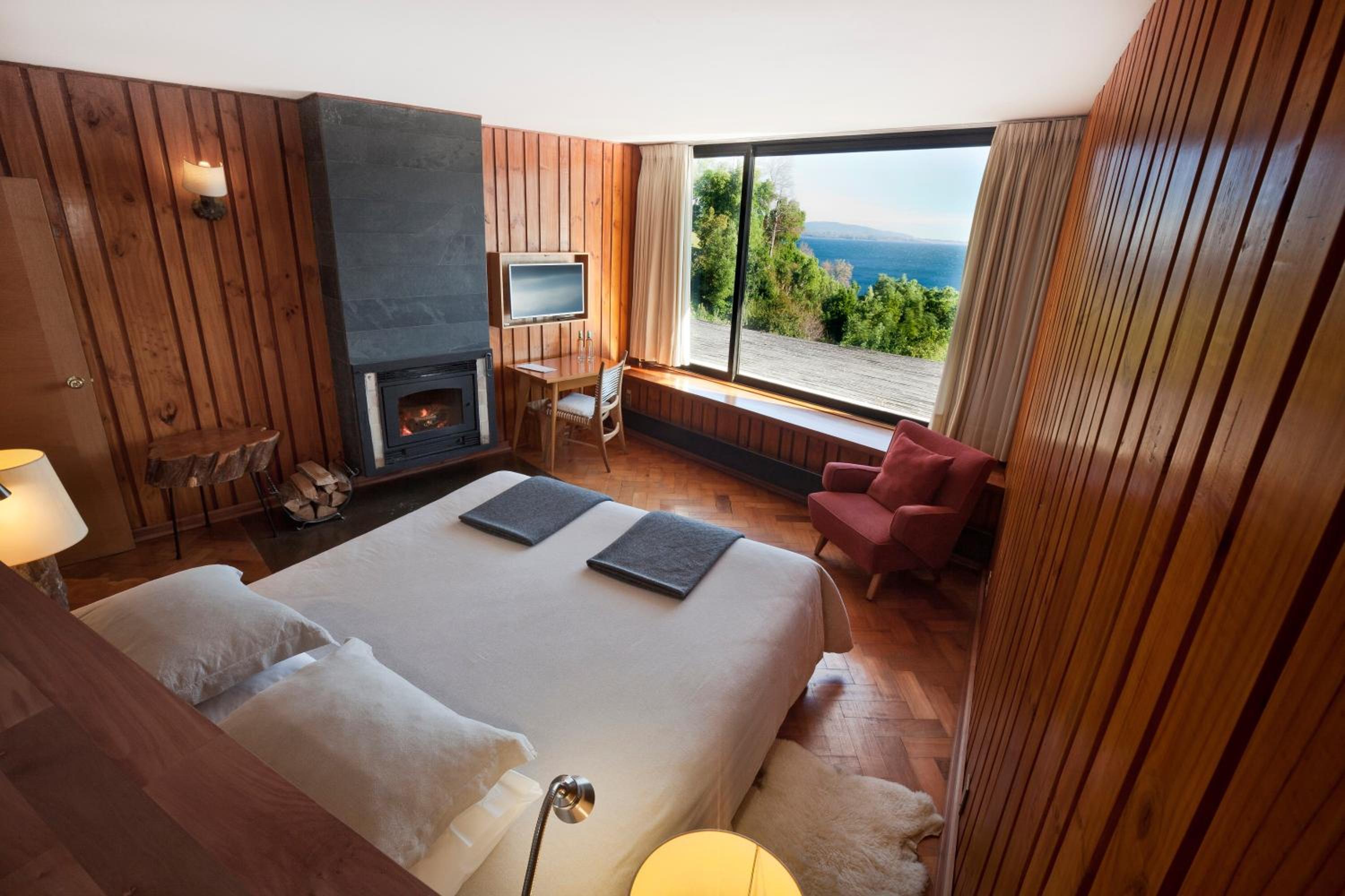 Lake Family Suite