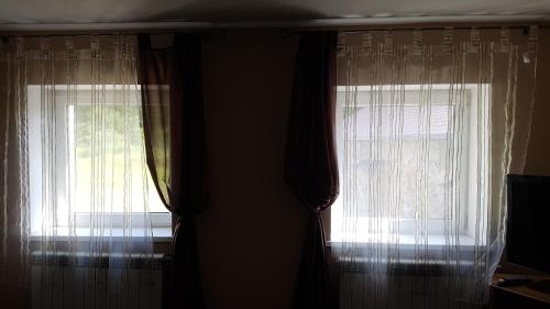 Five-Bedroom House photo 3