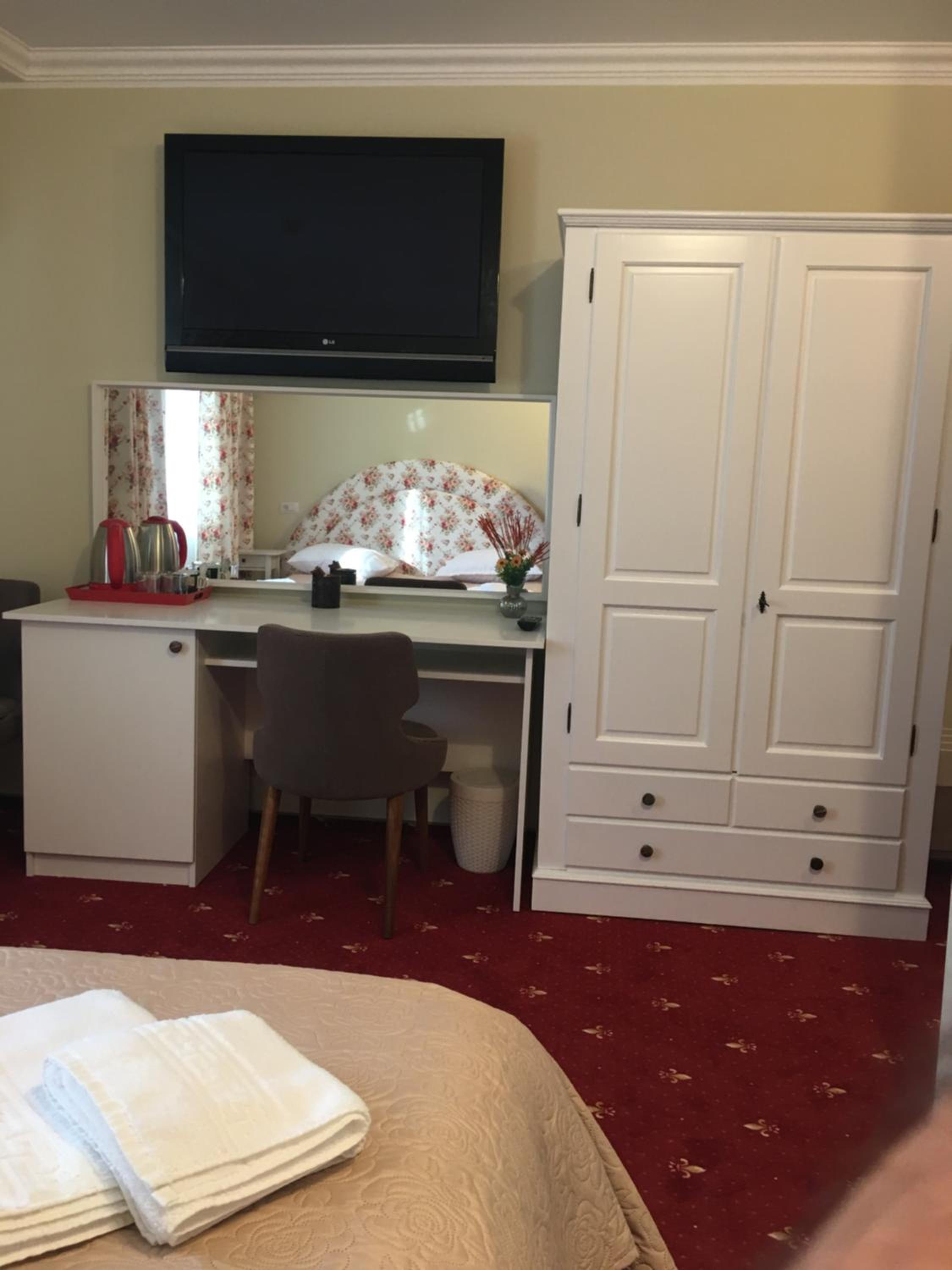 Double or Twin Room photo 3